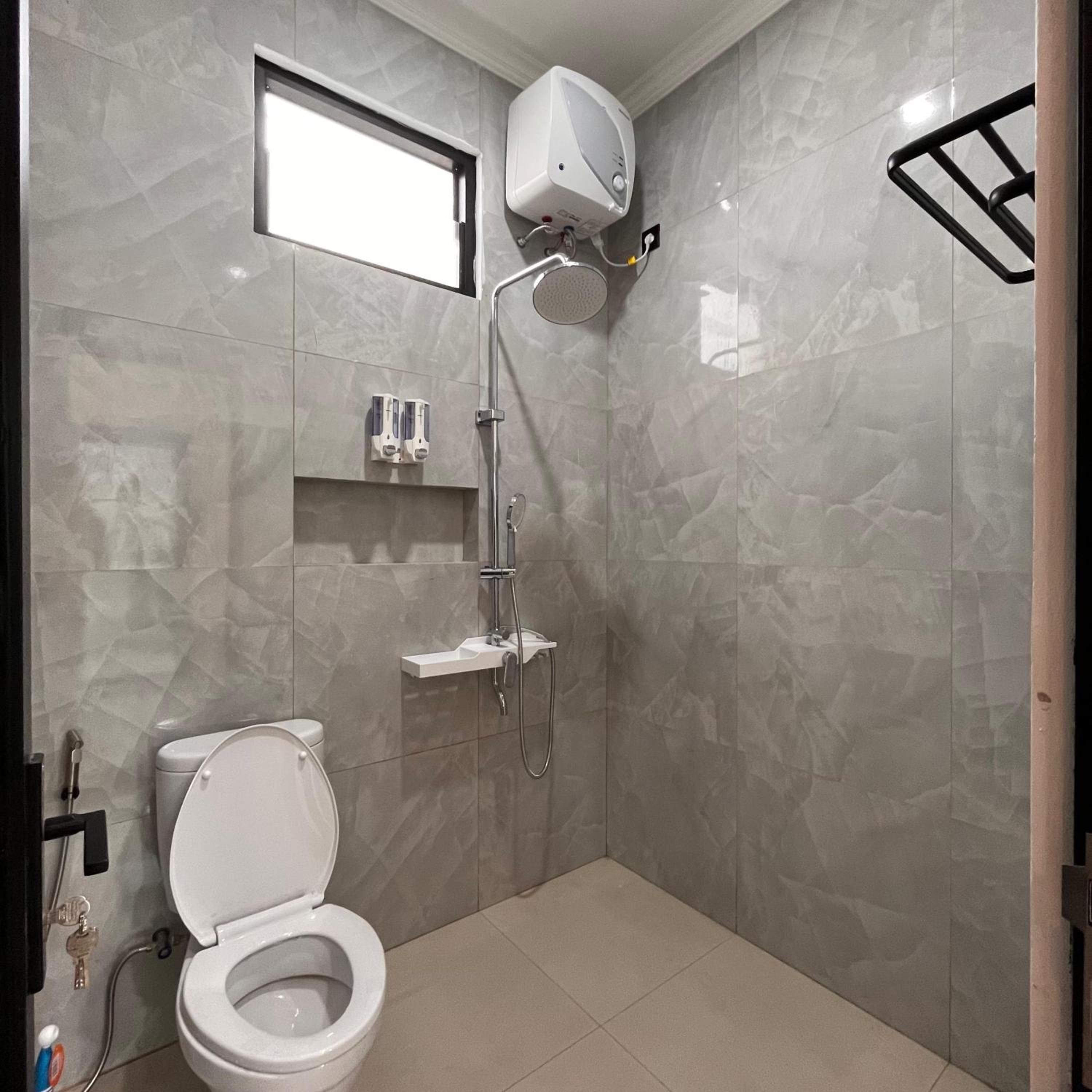 Three-Bedroom House photo 3