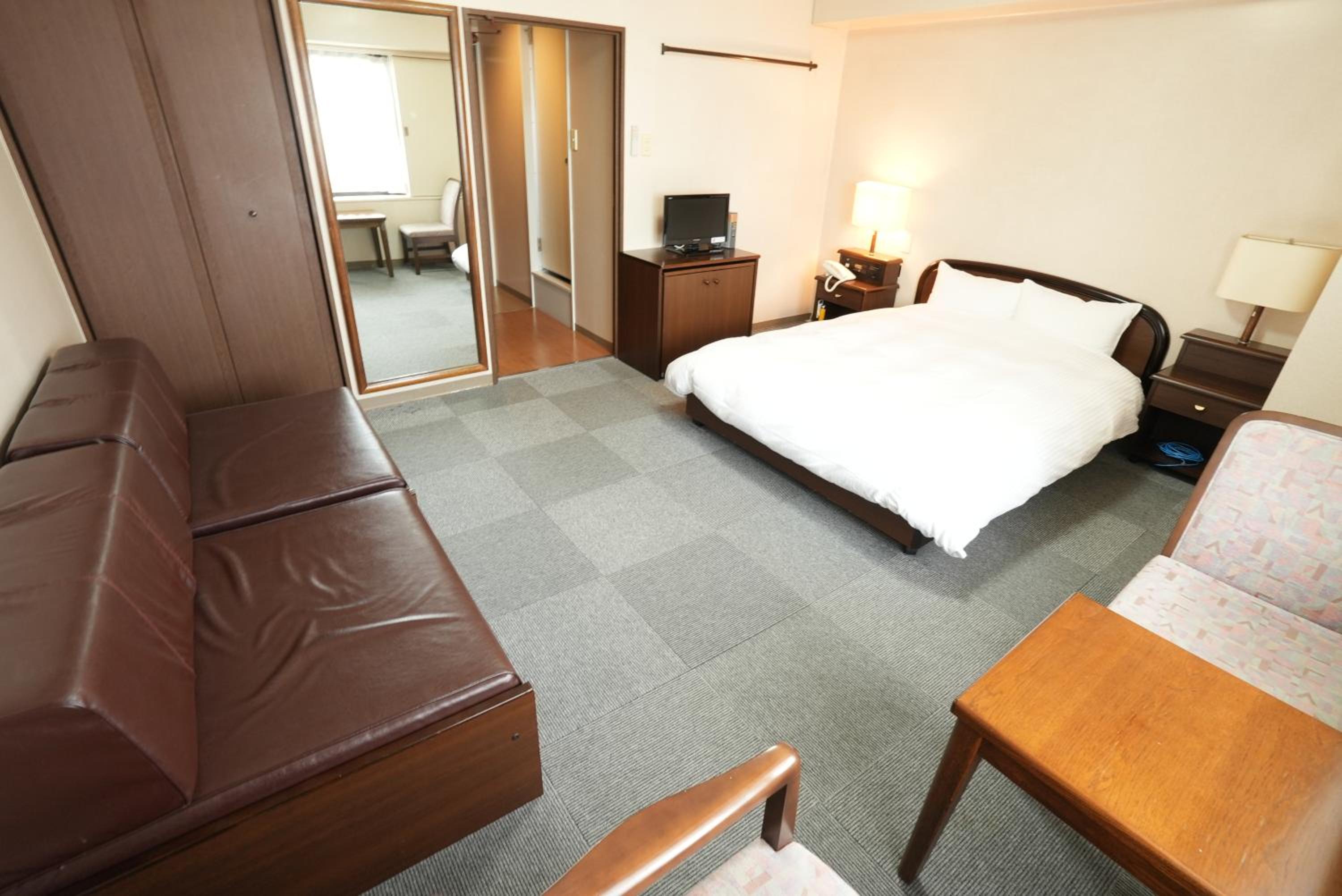 Double Room - Smoking - Photo 3