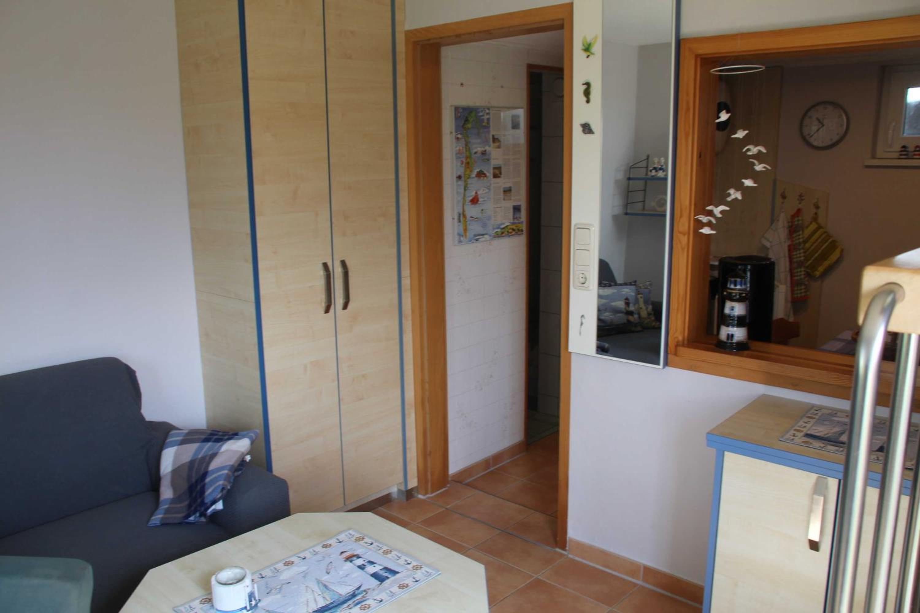 One-Bedroom Apartment with Shower photo 1
