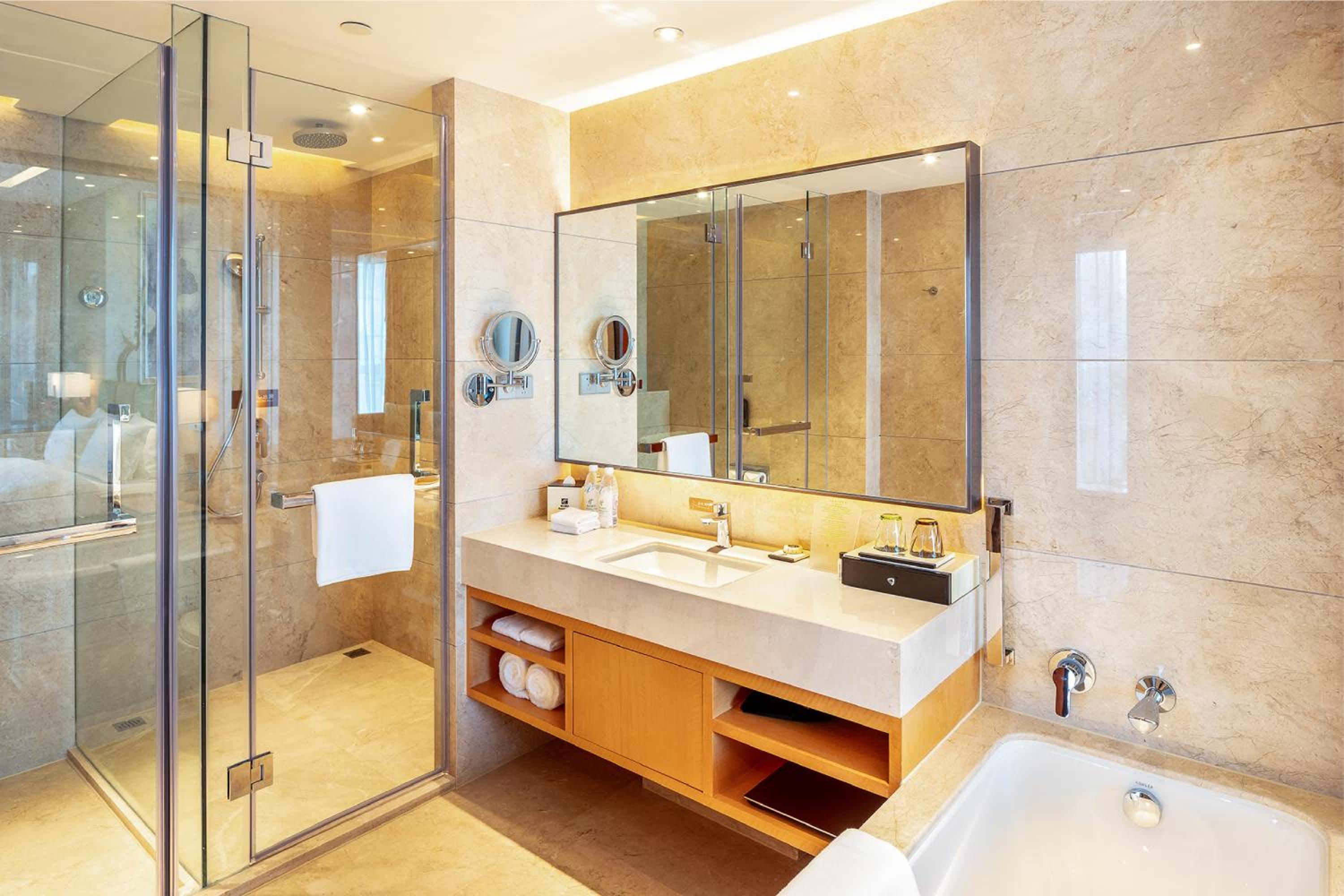 One-Bedroom Suite photo 2