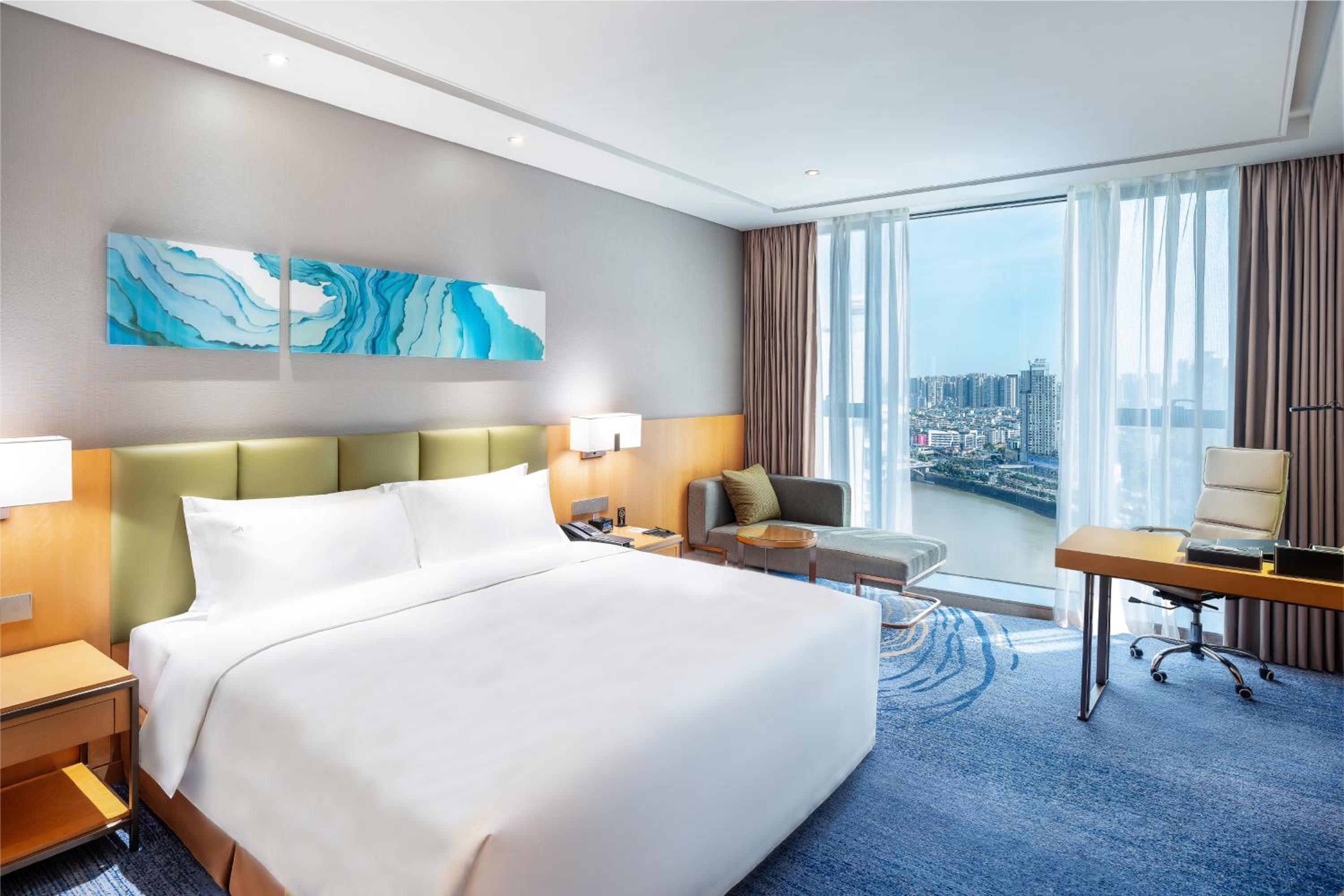 Standard King Room with River View