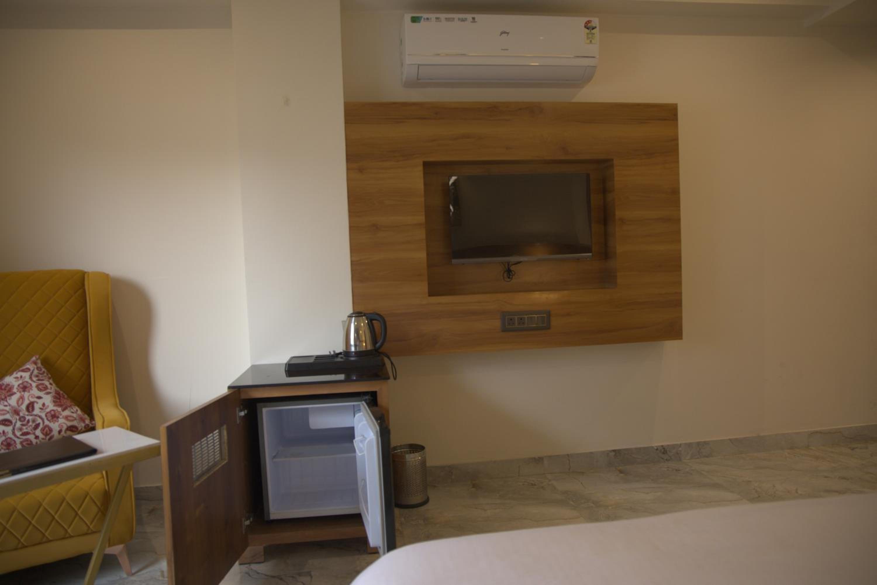 Deluxe Double Room with Bath