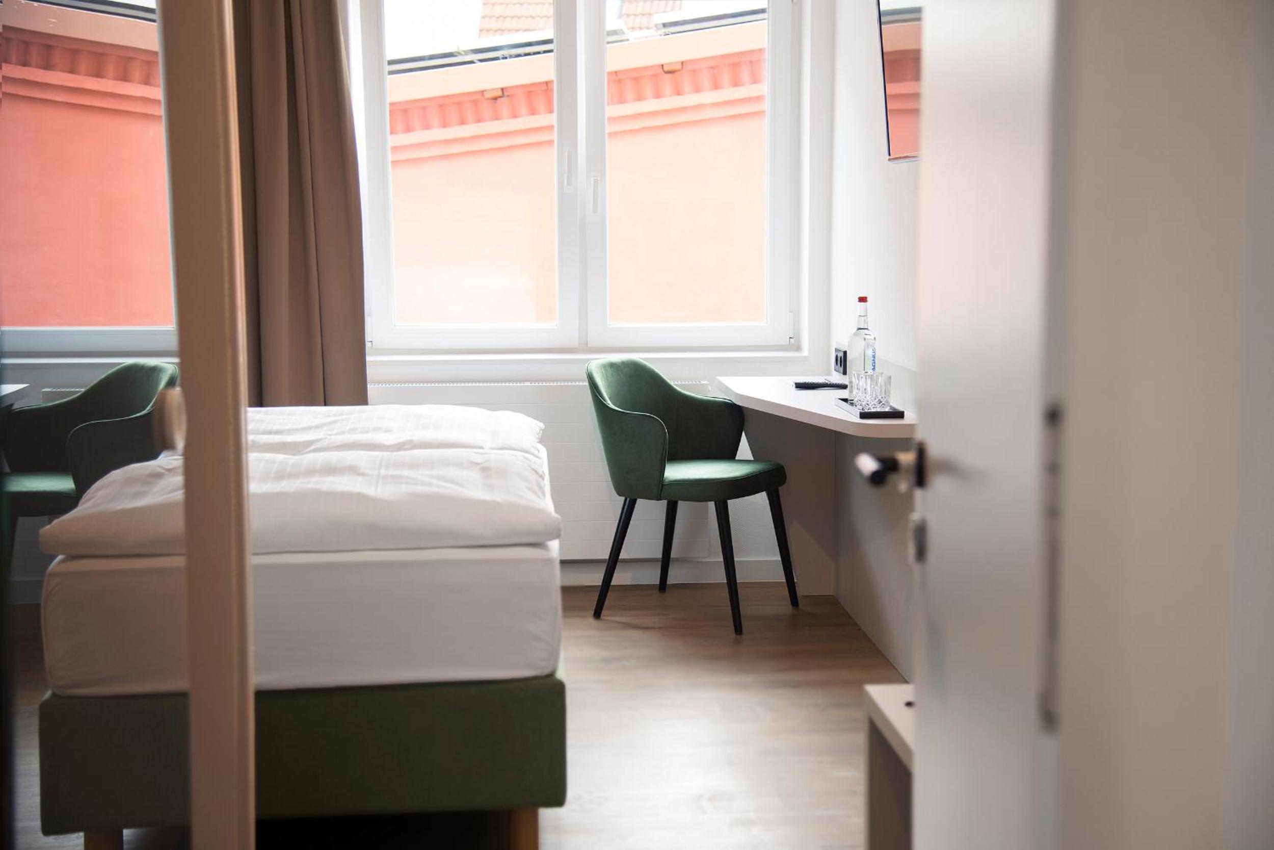 Economy Double Room photo 2