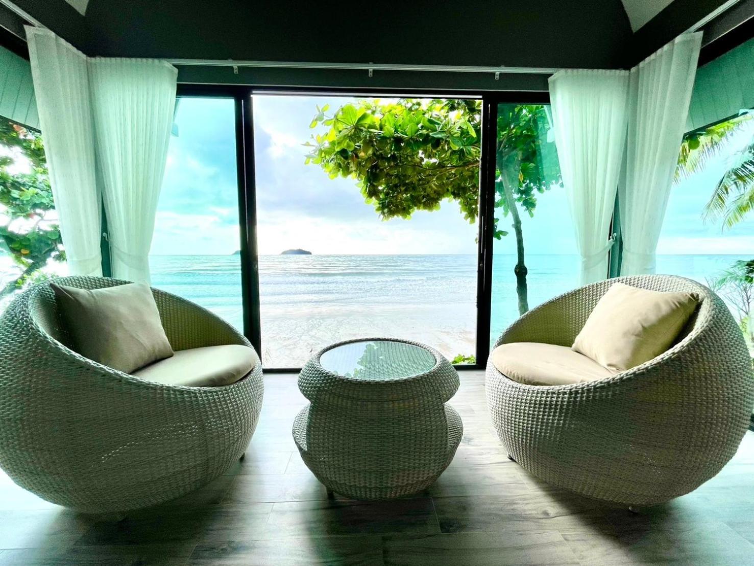 Bungalow - Beach Front photo 3
