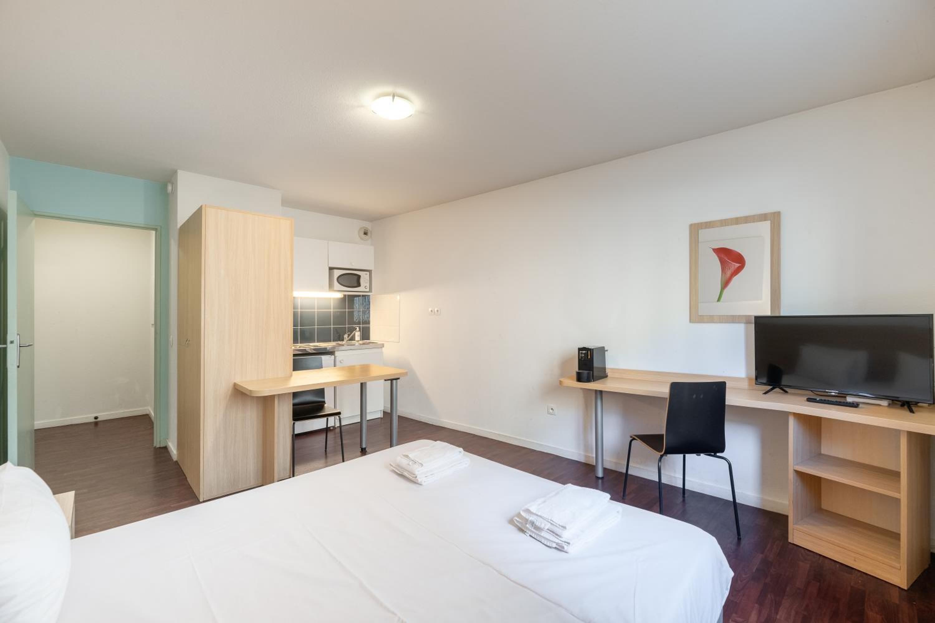 Studio (2 Adults) - Photo 6