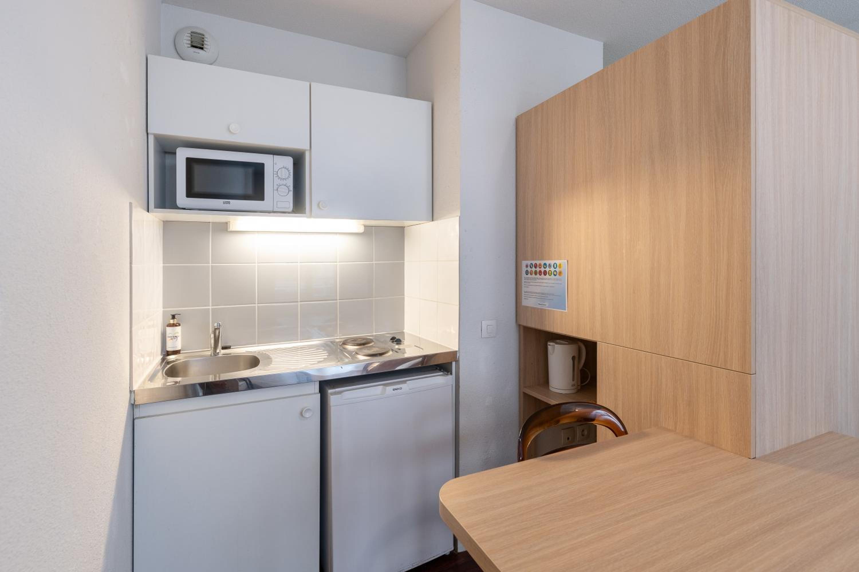 Studio (2 Adults) - Photo 2