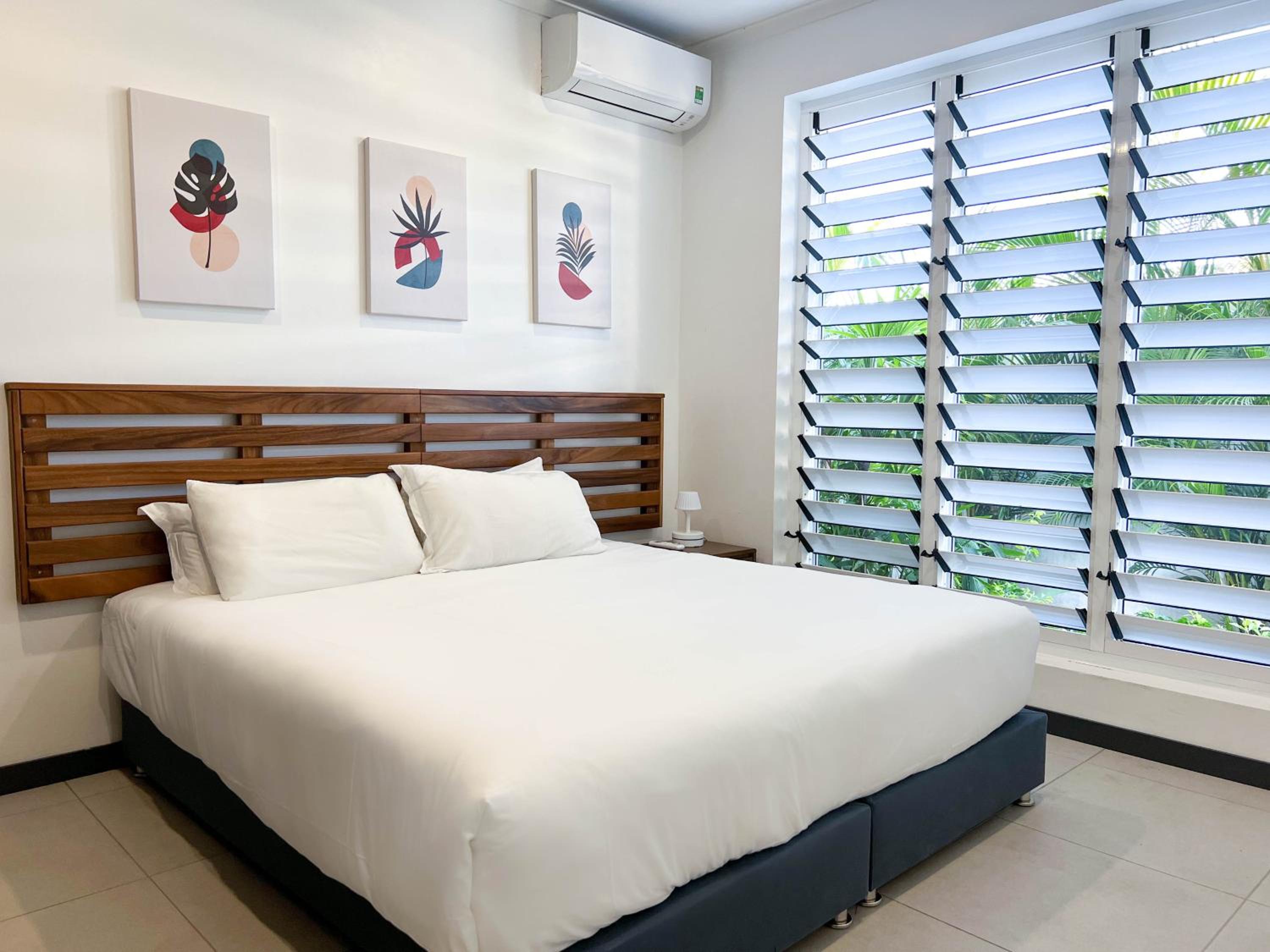 Six Bedroom Riverfront Villa 85/6