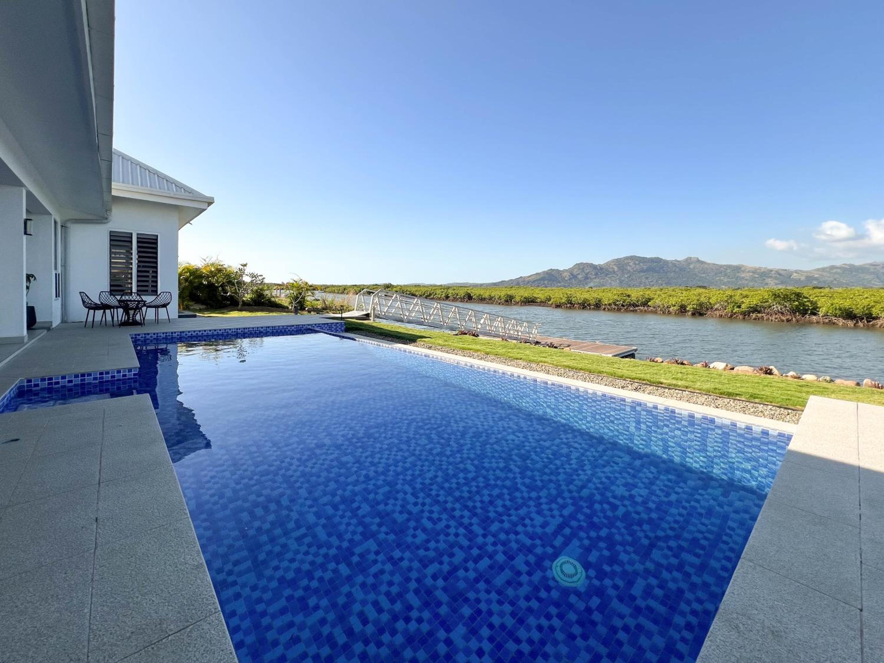 Six Bedroom Riverfront Villa 85/6 photo 1