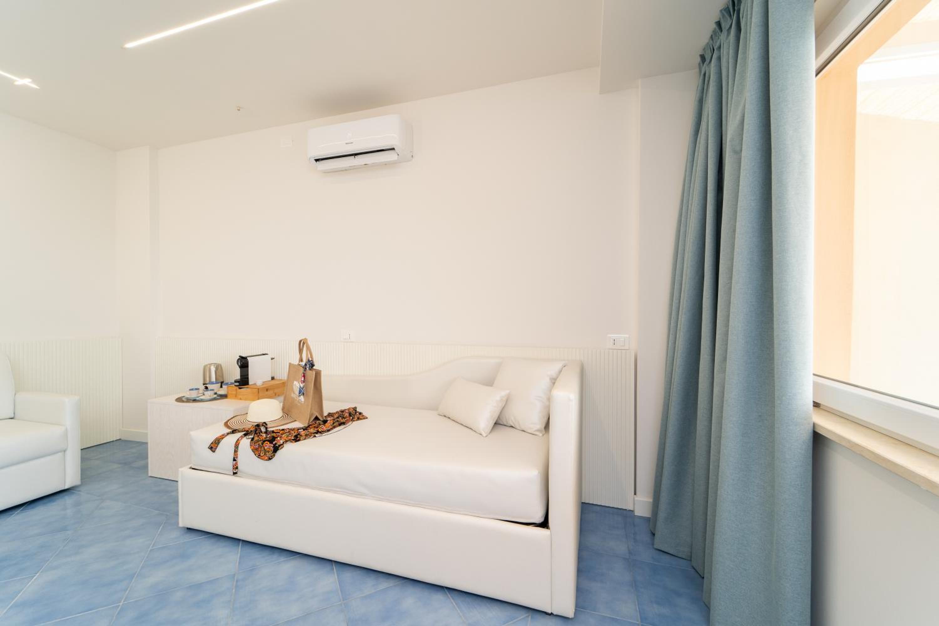 Junior Suite with Terrace - Annex photo 3