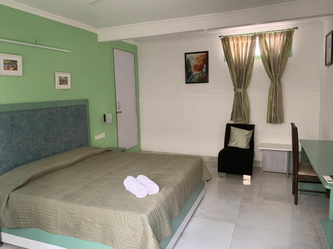 Family Room with Private Bathroom - Photo 1