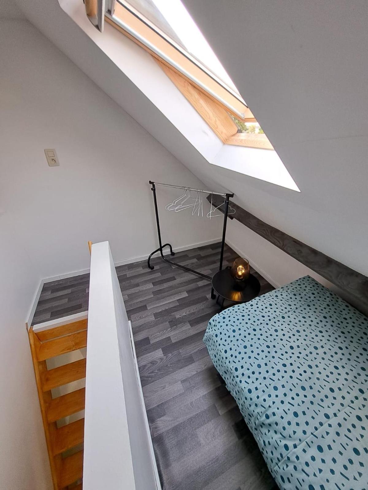 Three-Bedroom House photo 3