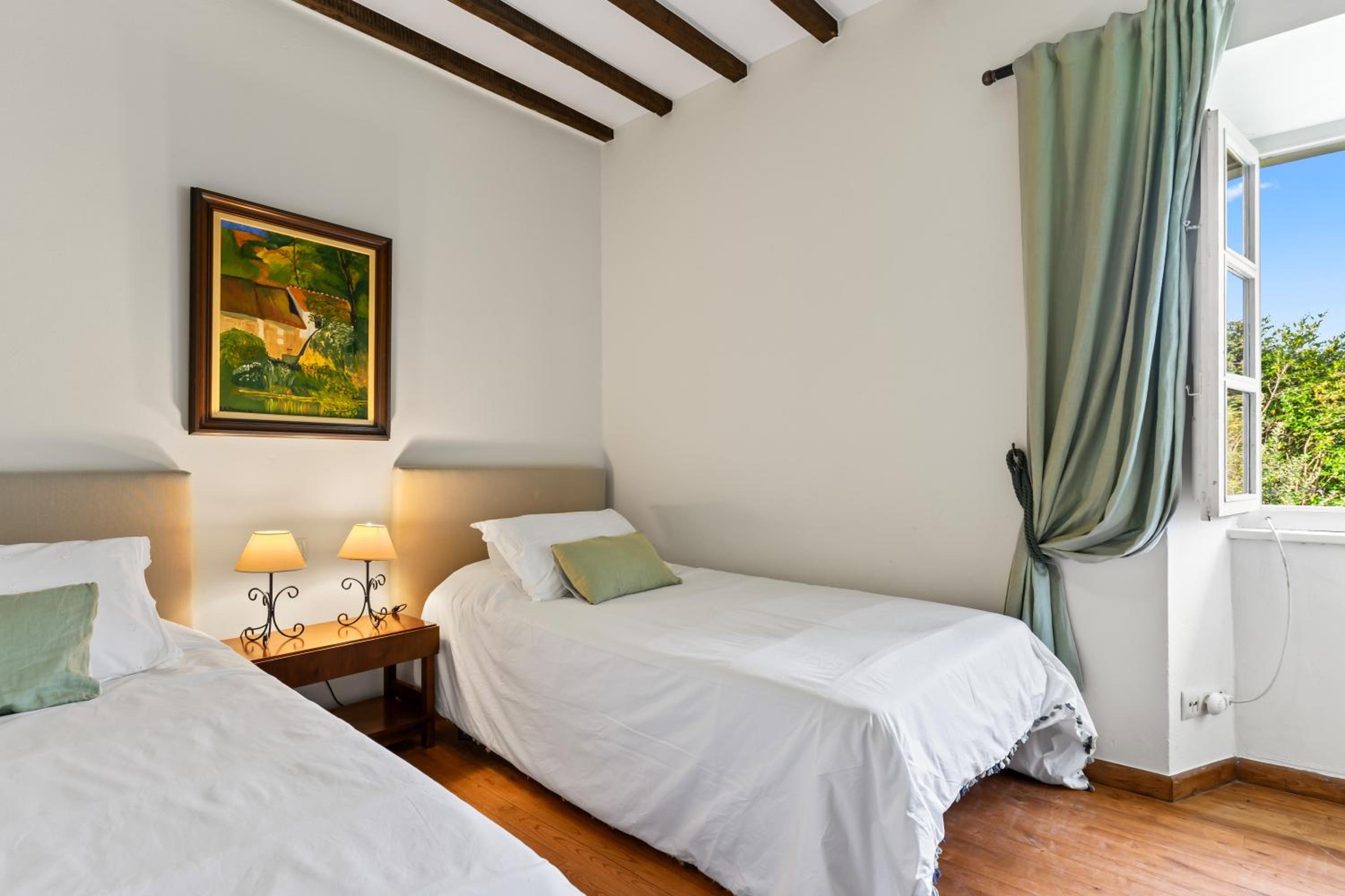 Three-Bedroom House photo 2