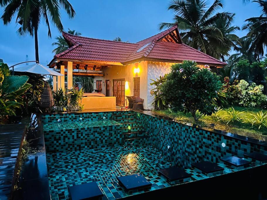 Three-Bedroom Vacation Home  photo 2