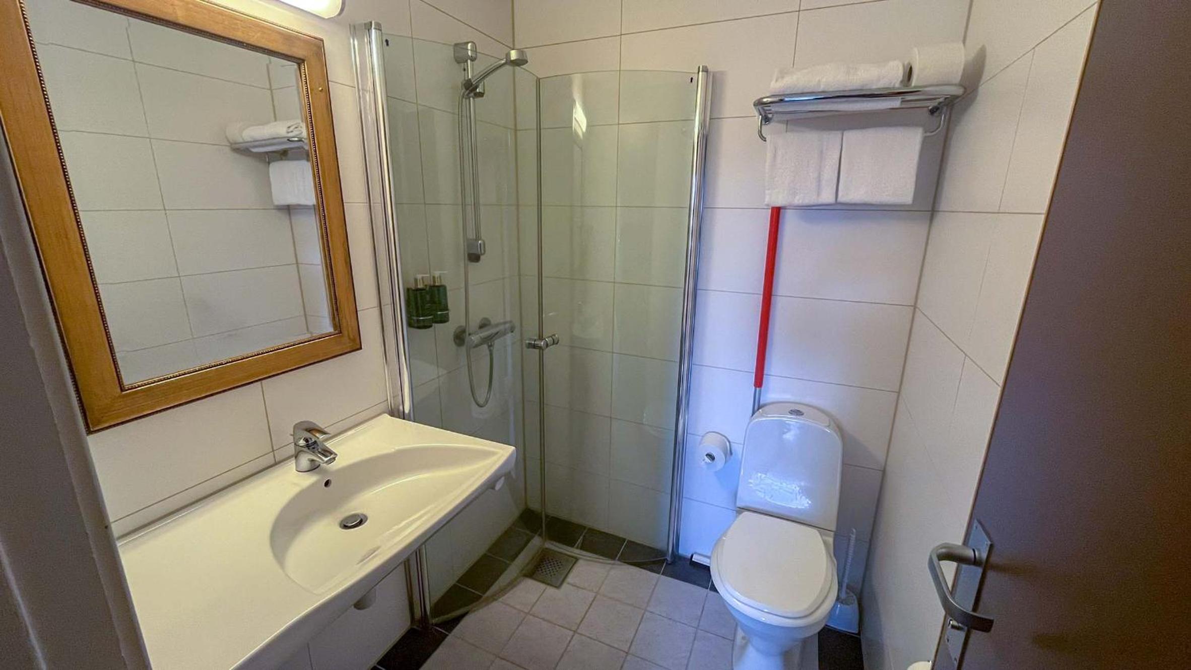 Two-Bedroom Apartment - Photo 4