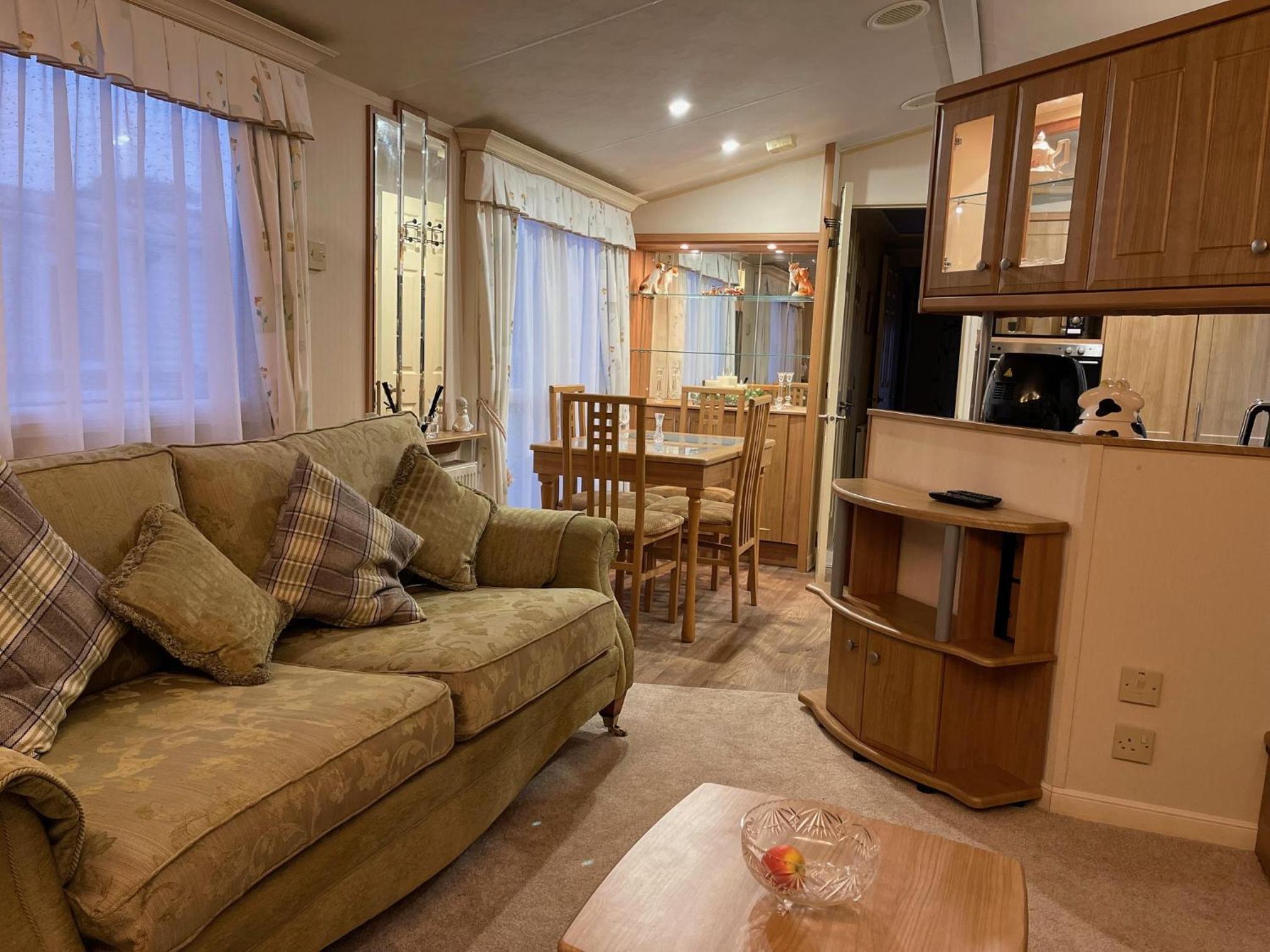 Mobile Home photo 3