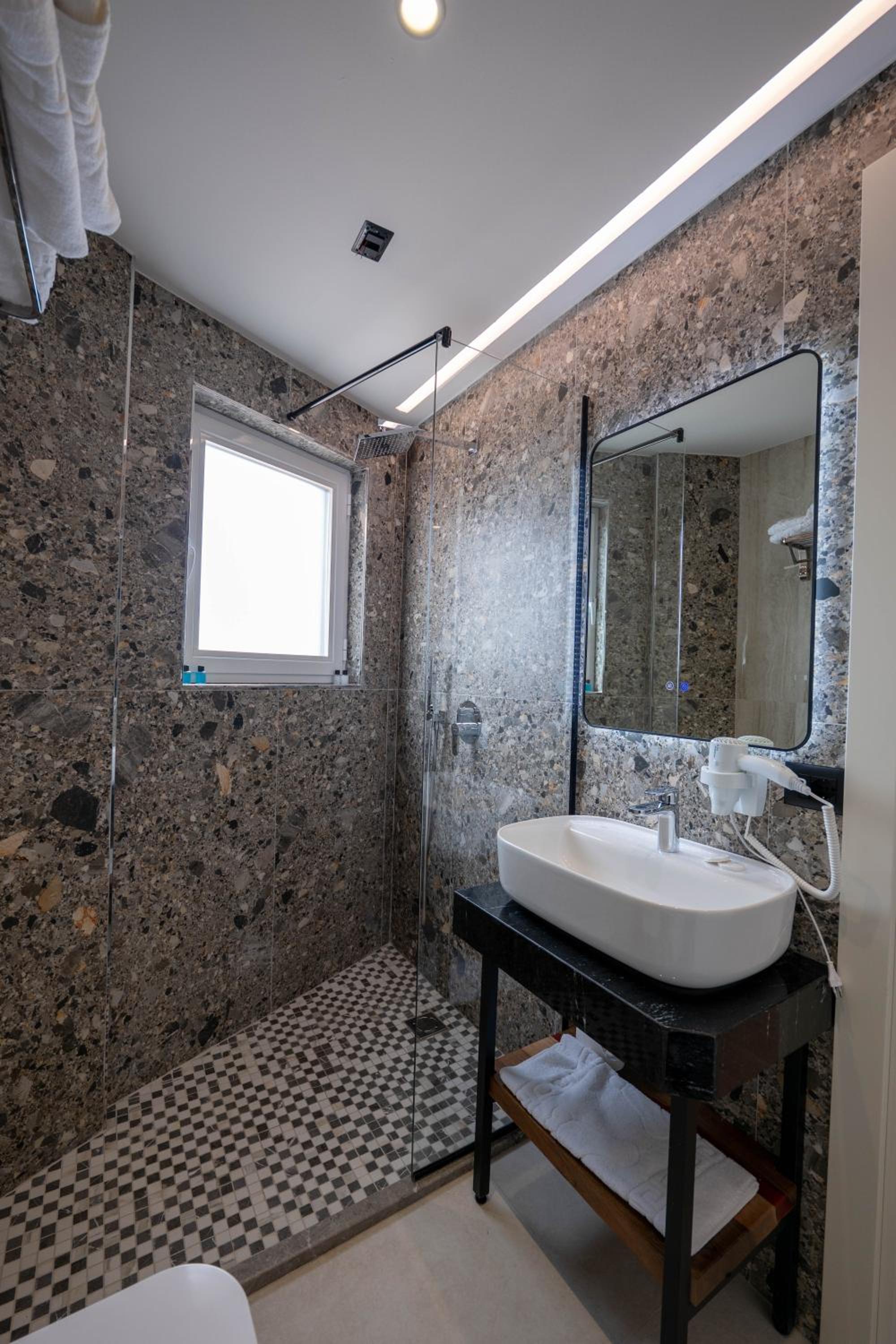 Suite with Balcony photo 3