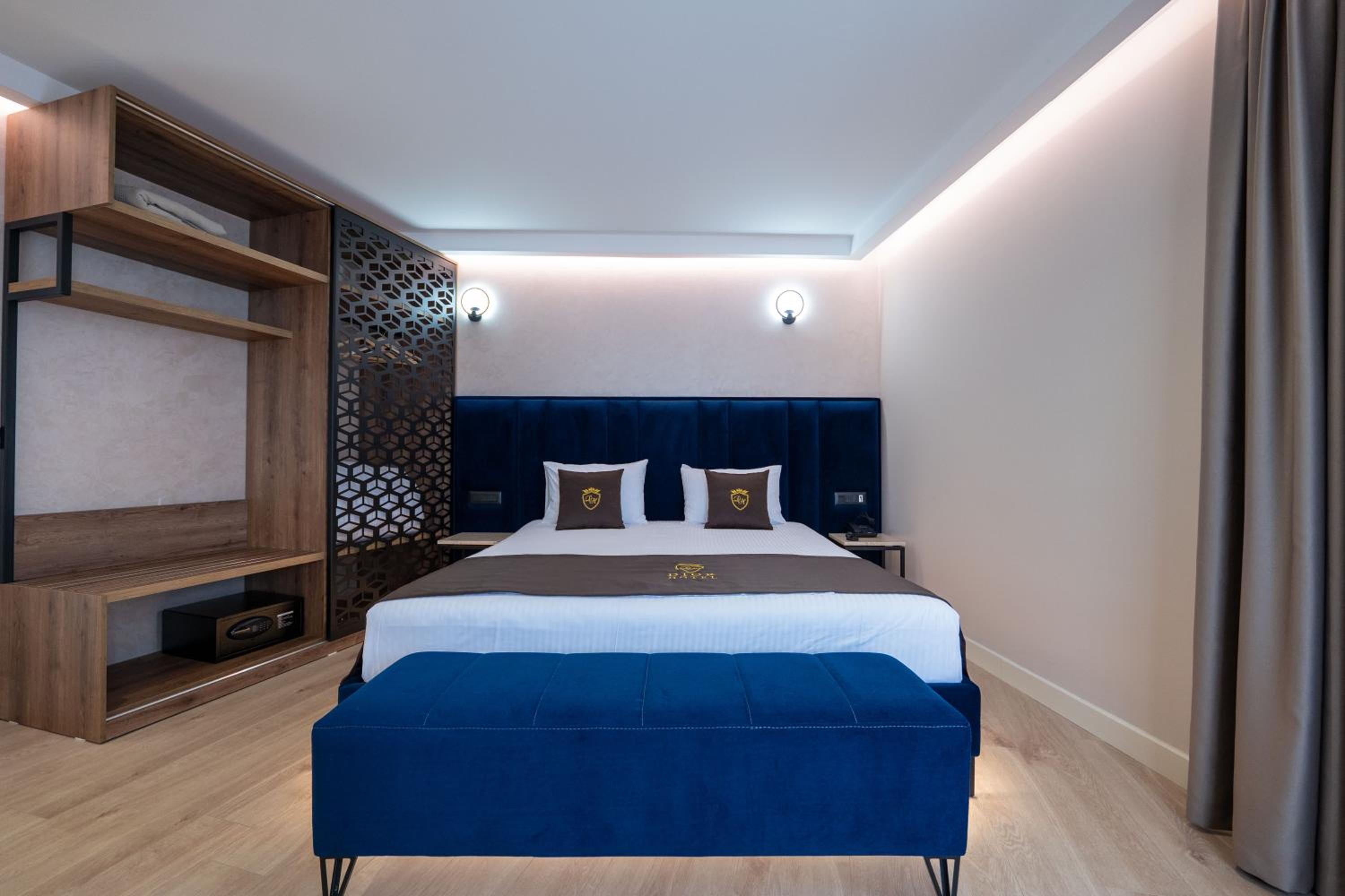 Suite with Balcony photo 2