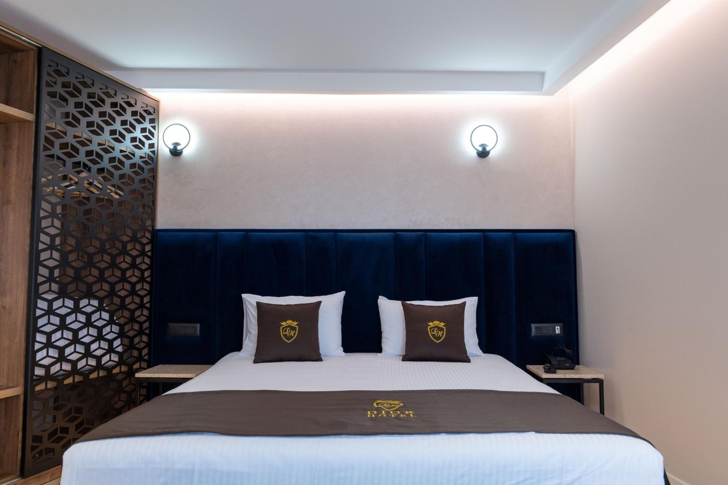 Suite with Balcony photo 1