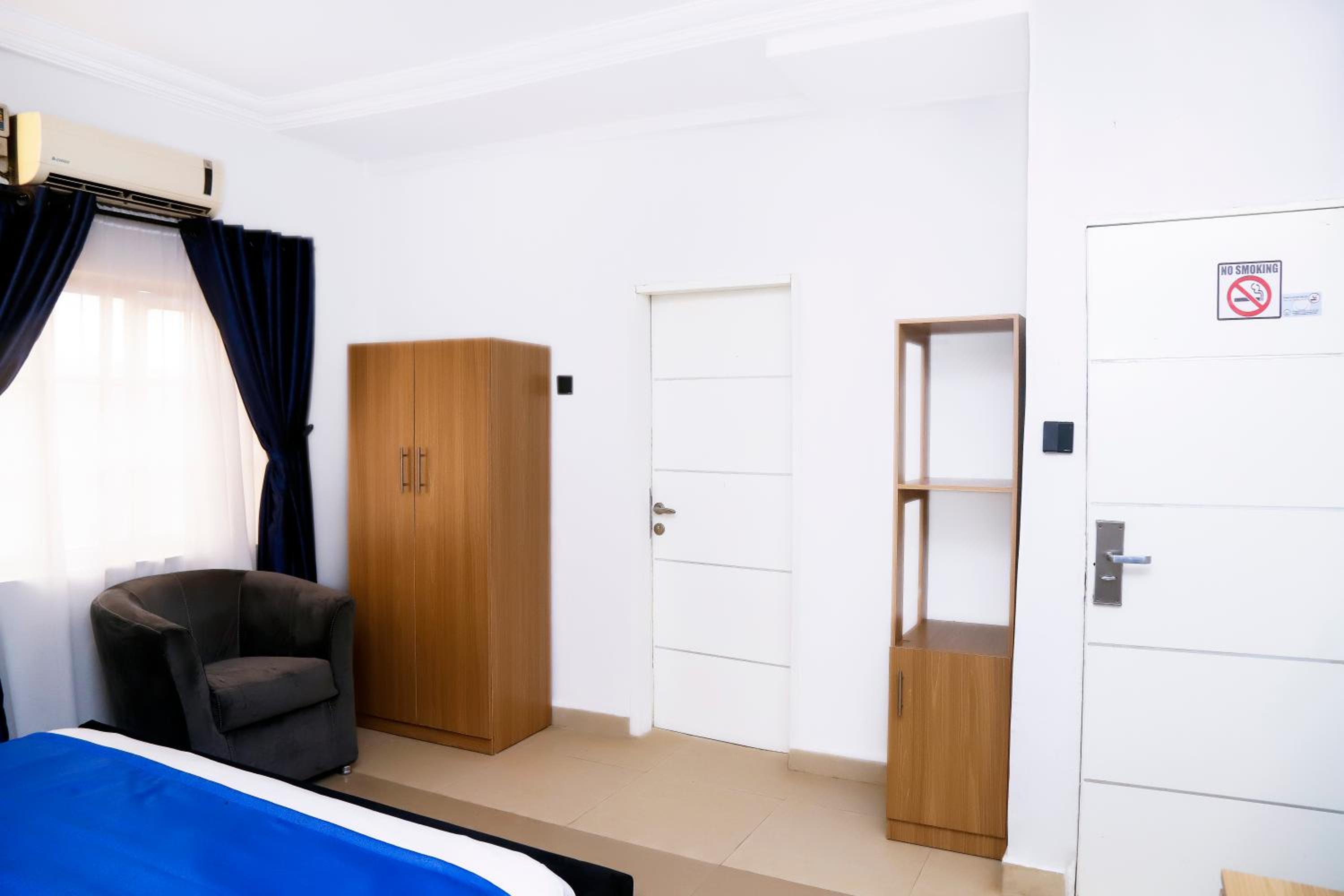 Deluxe Family Room photo 3