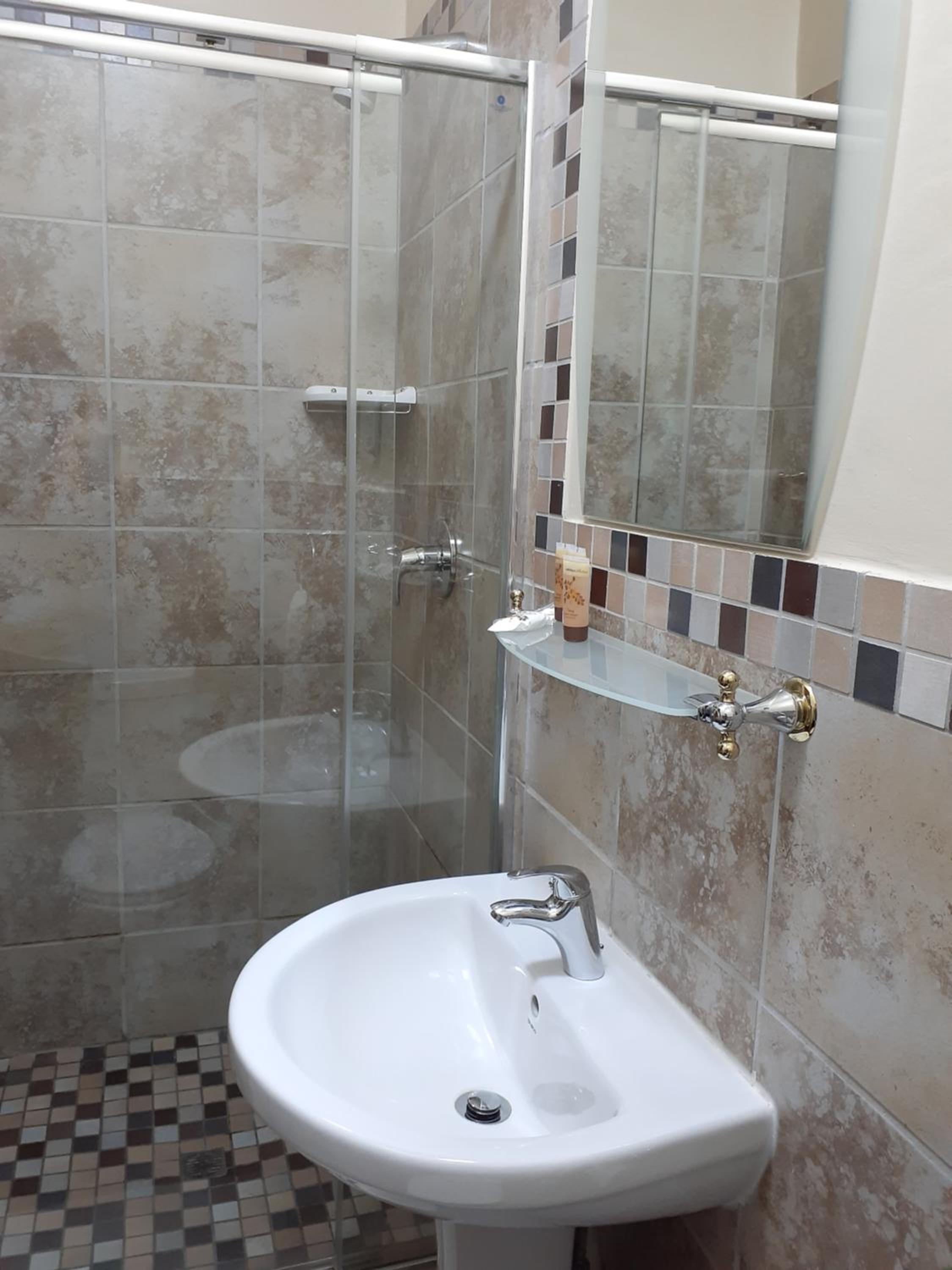 Standard Double Room - Photo 2