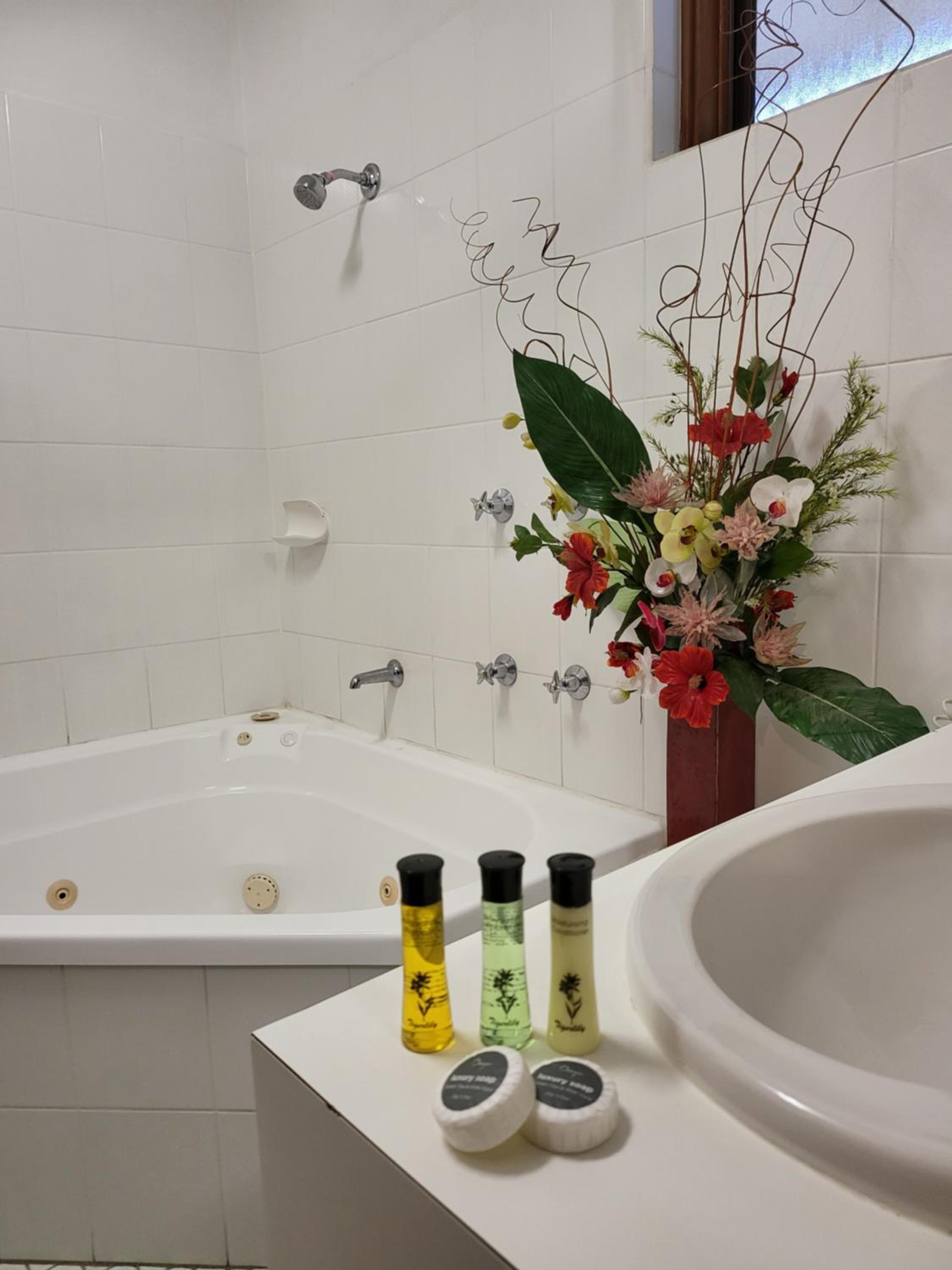 Queen Room with Spa Bath - Photo 9
