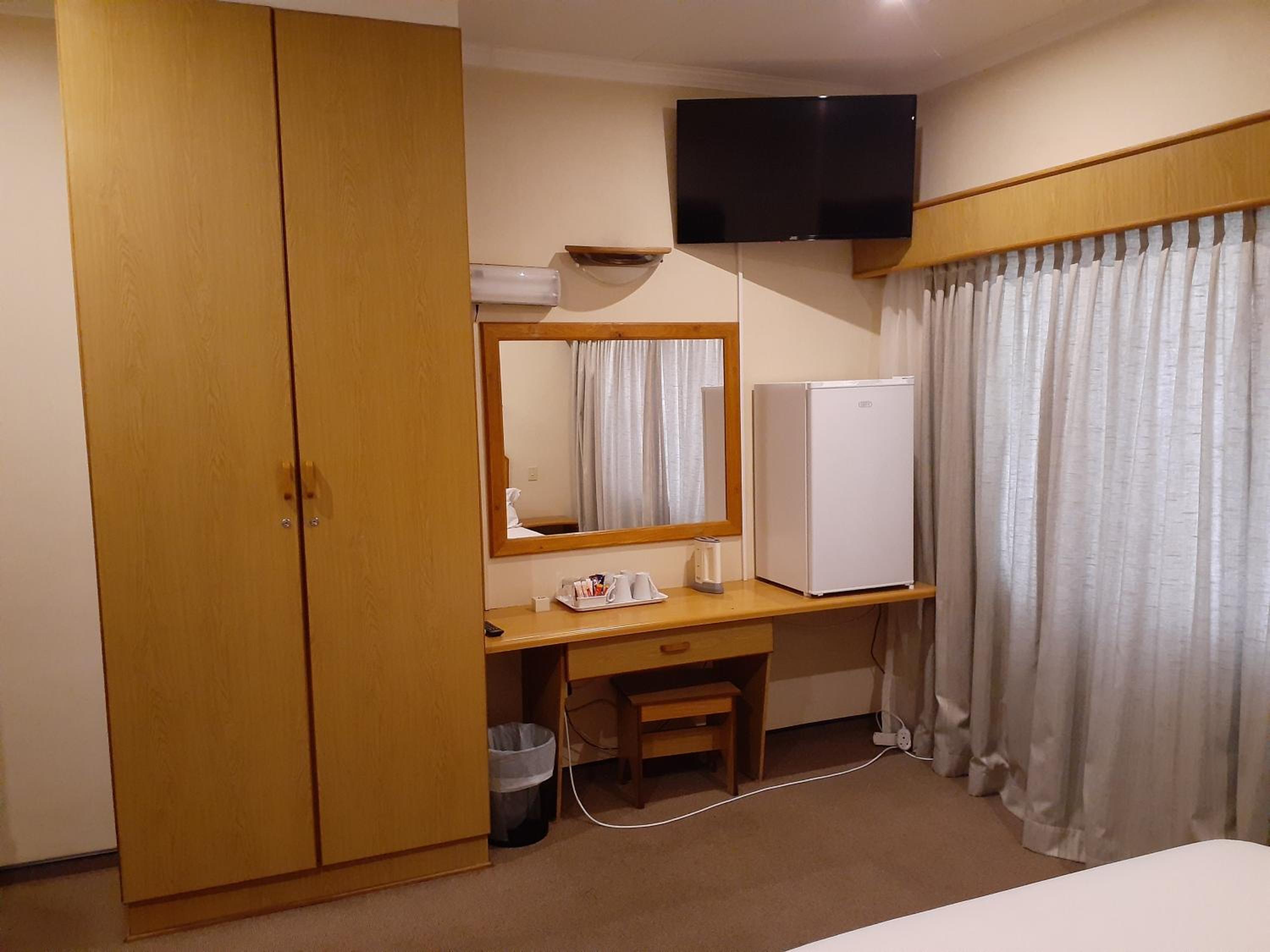 Standard Family Room - Photo 7