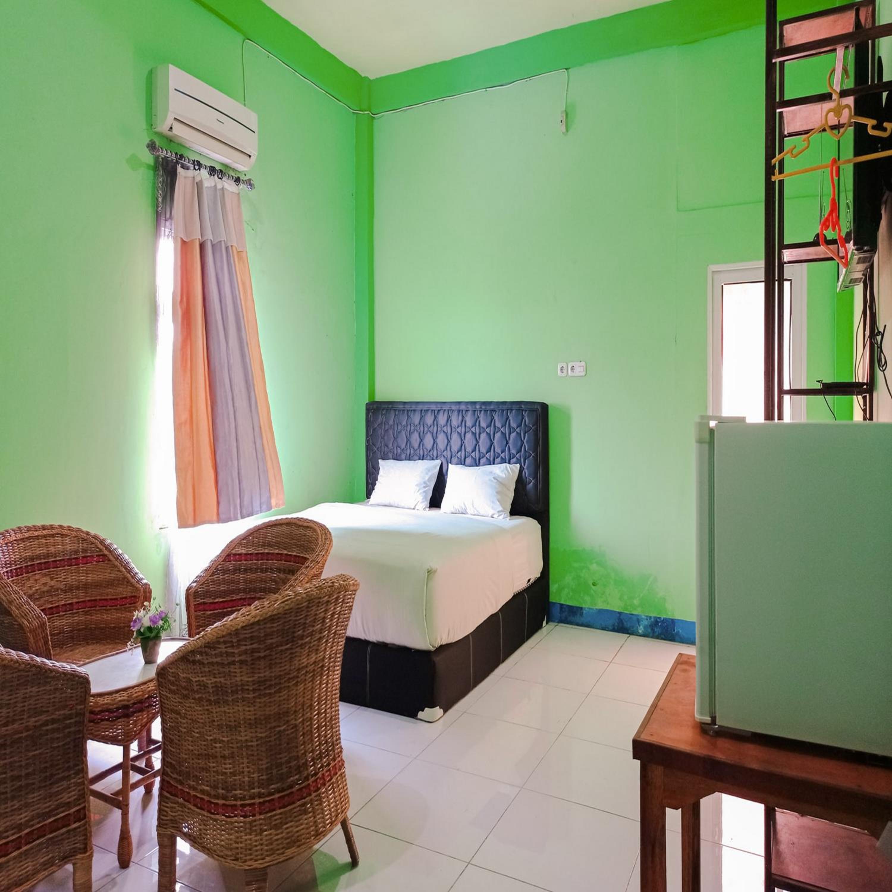 Suite - Photo 1