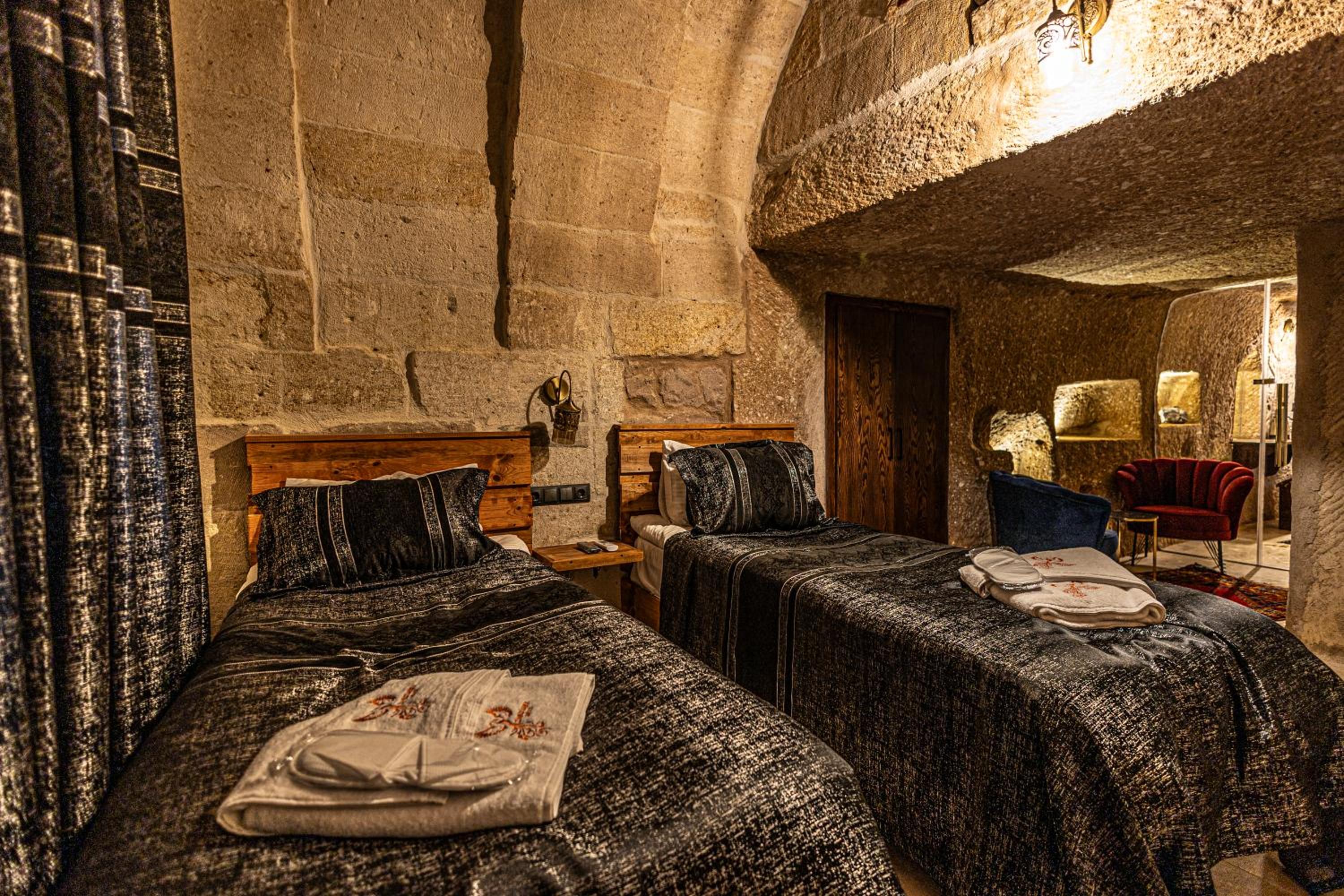 Quadruple Room - Photo 8