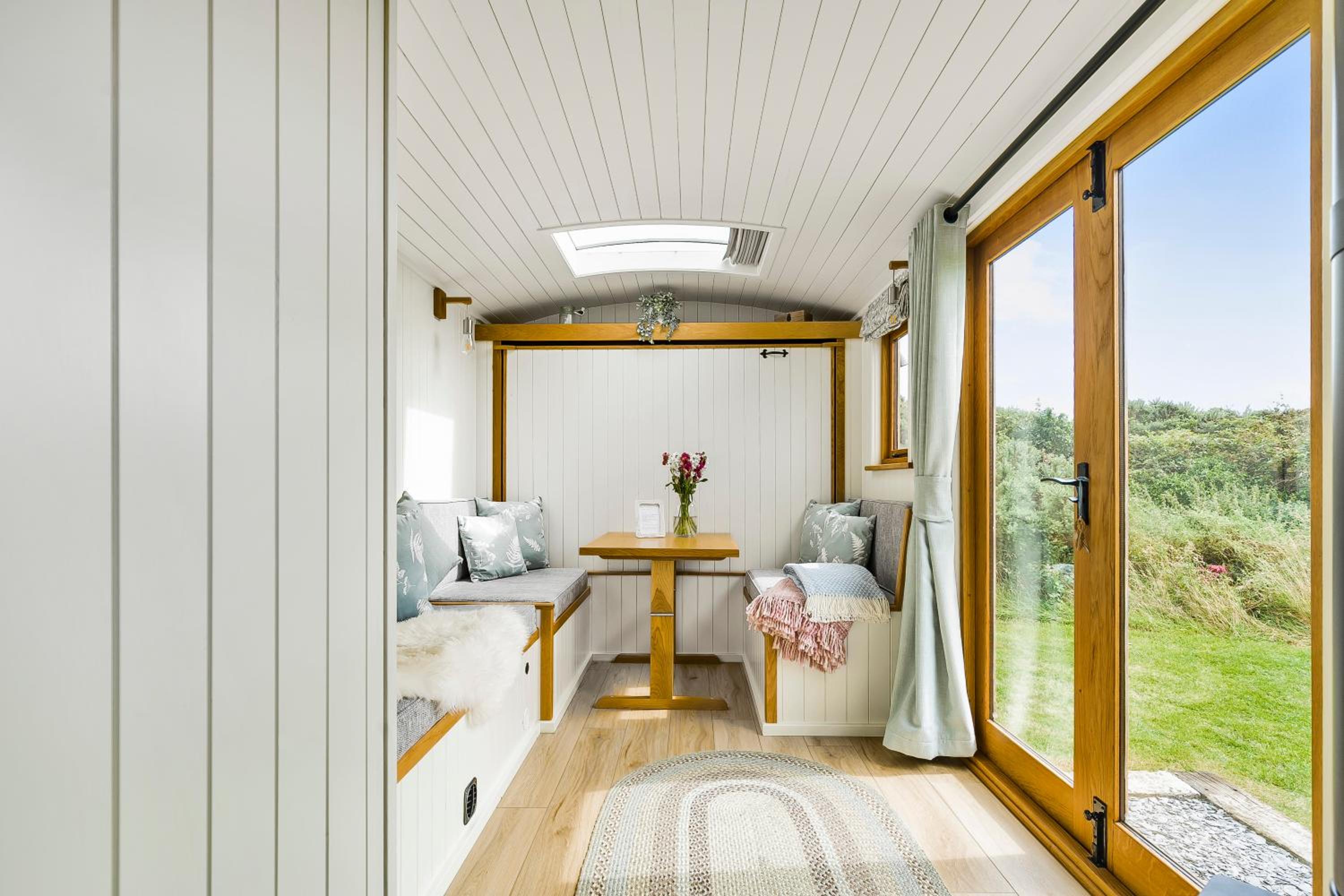 One-Bedroom House photo 2