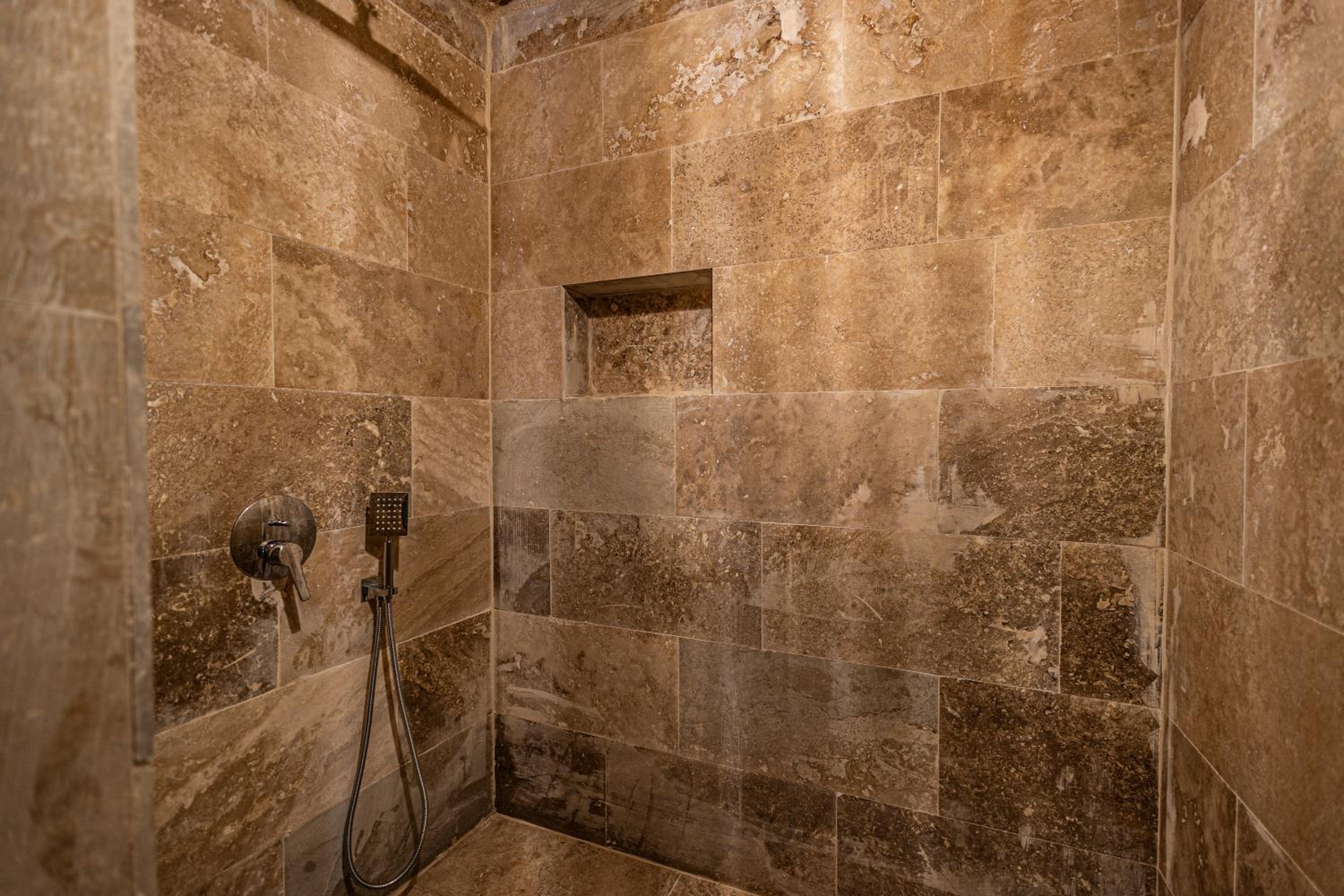 Quadruple Room - Photo 3