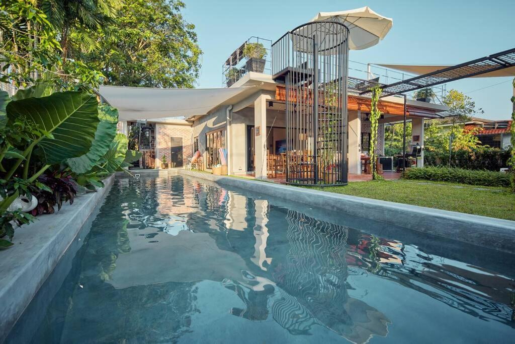 Three-Bedroom Villa photo 1