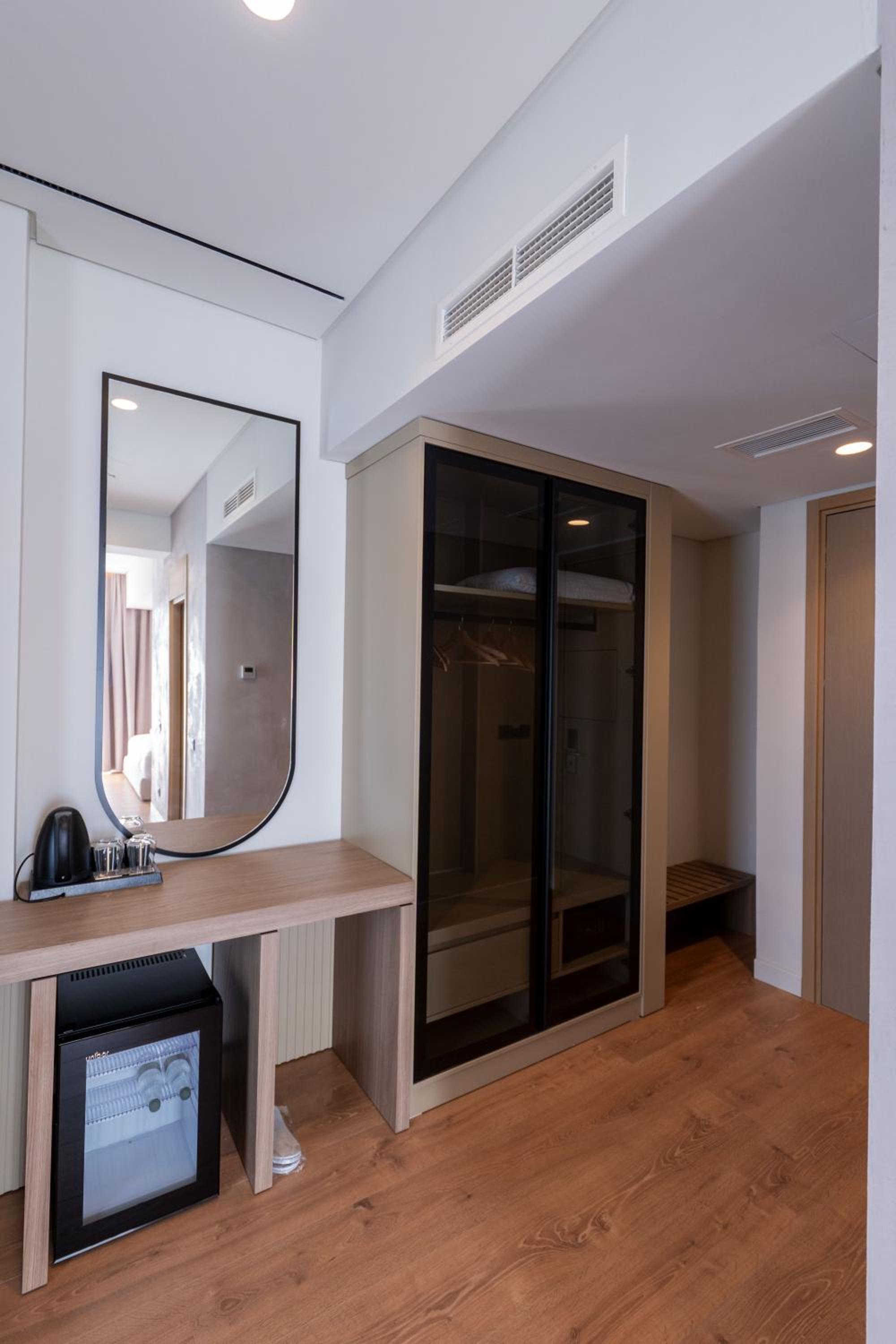 Suite with Side Sea View photo 3