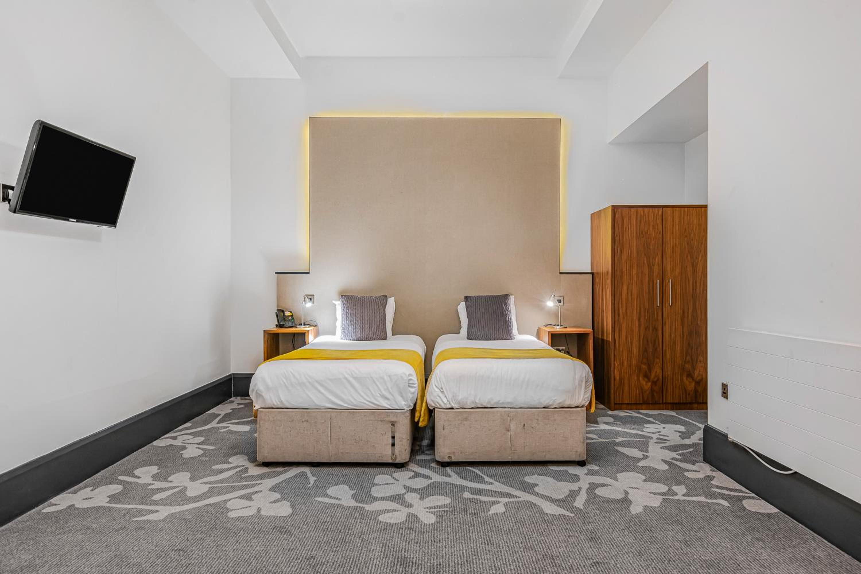 Standard Twin Room - no window