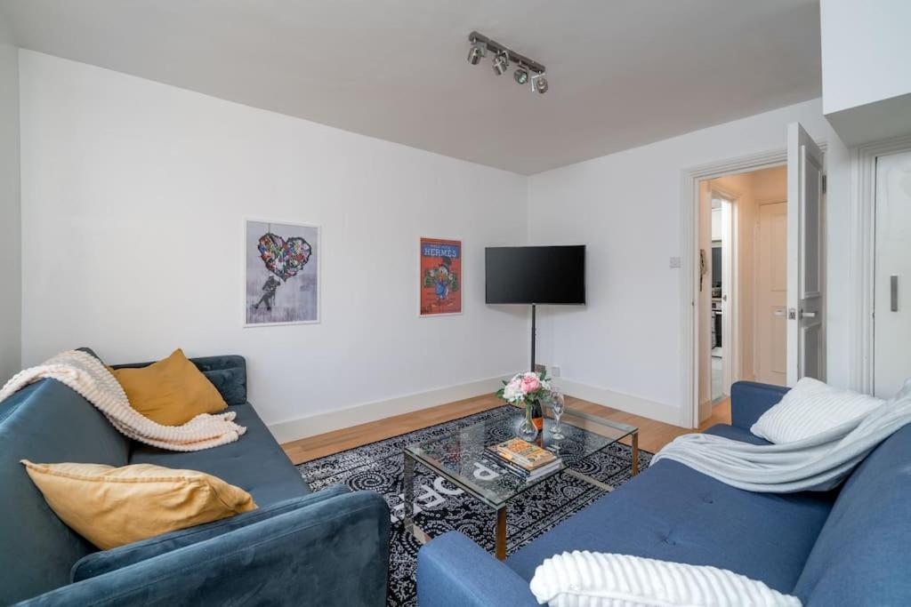 Two-Bedroom Apartment photo 1