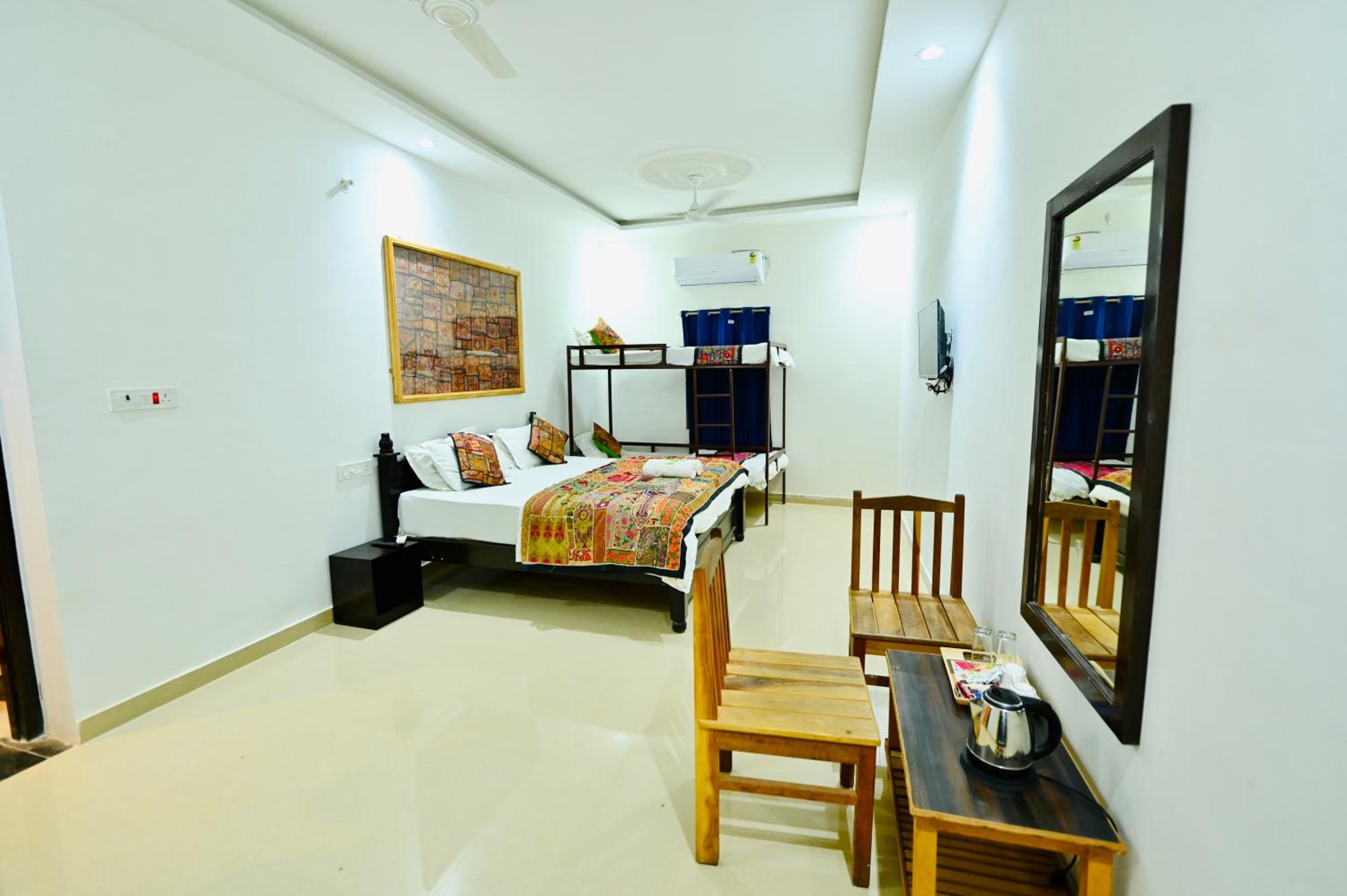 Family Room - Photo 4