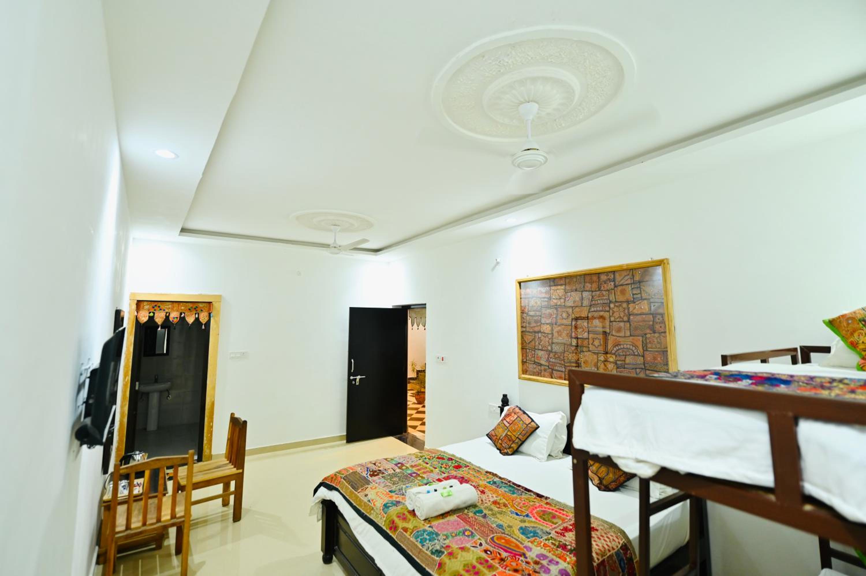 Family Room - Photo 5