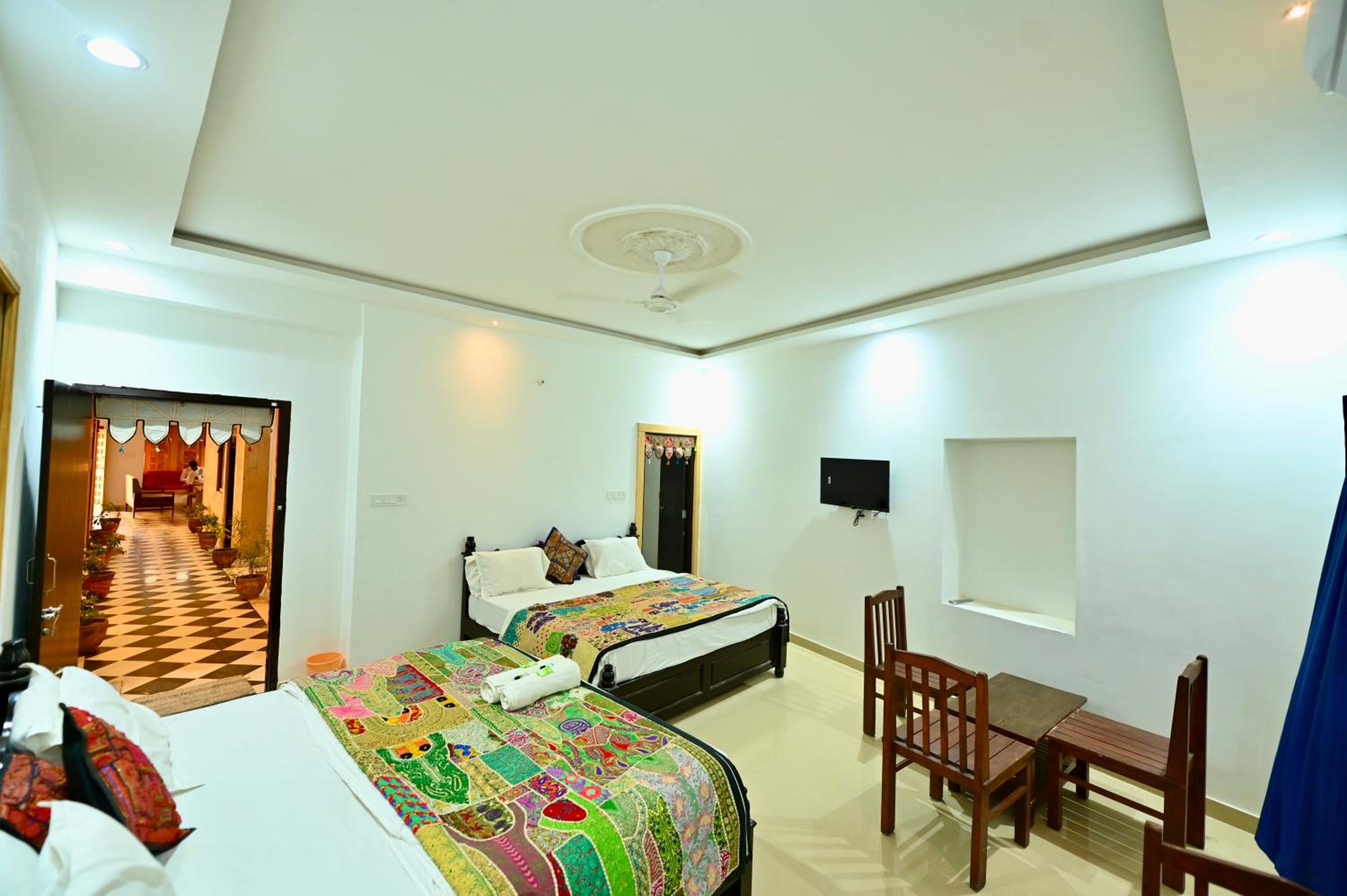 Family Room - Photo 9