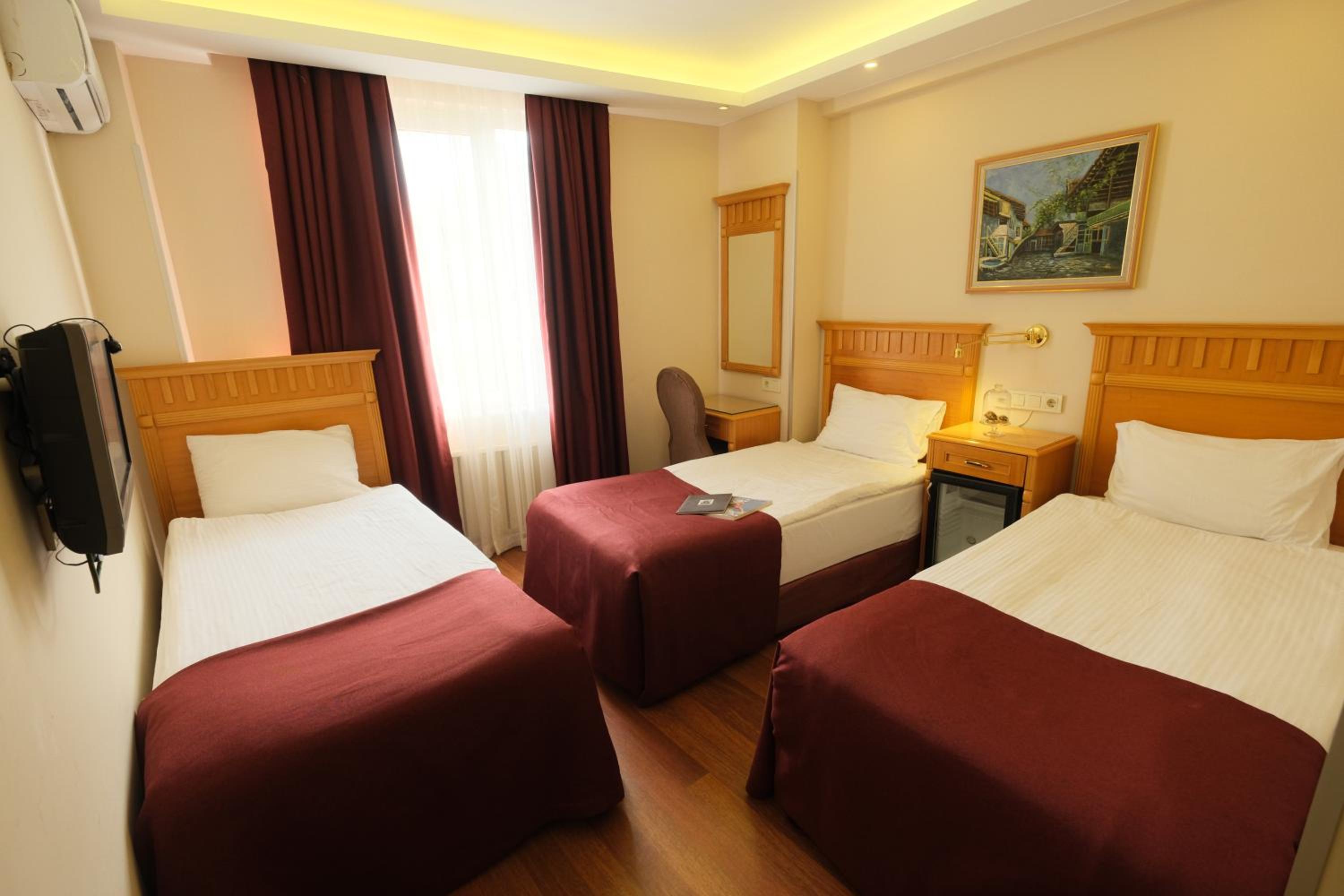 Budget Triple Room photo 1