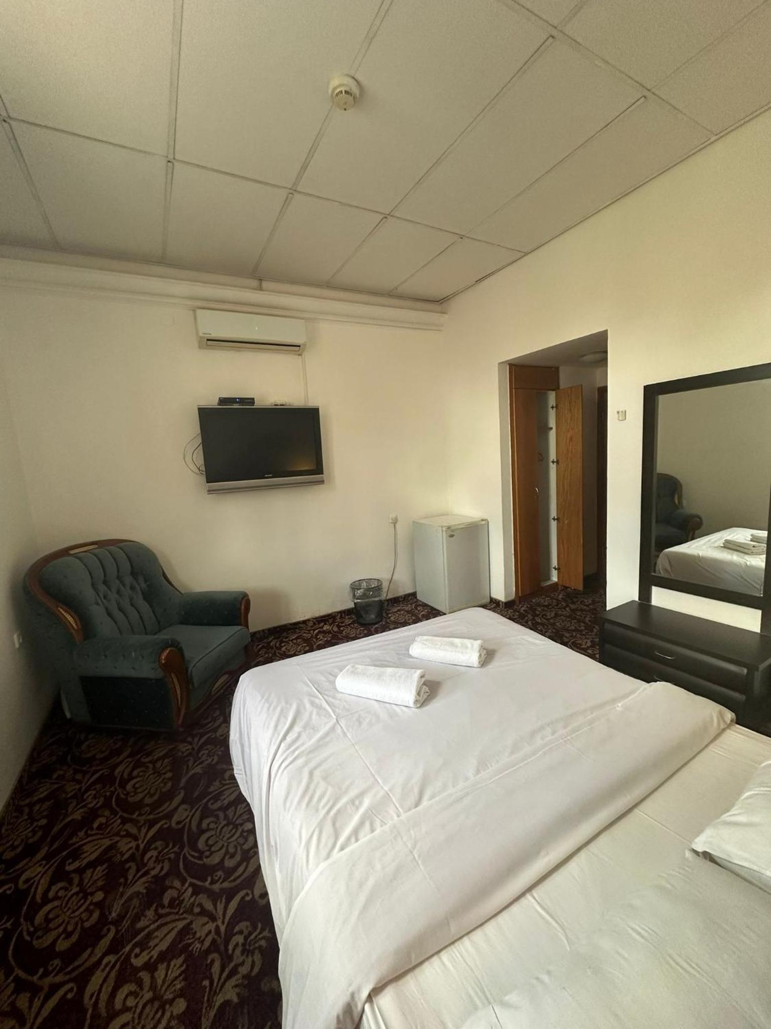 Superior Double Room with Balcony - Photo 14