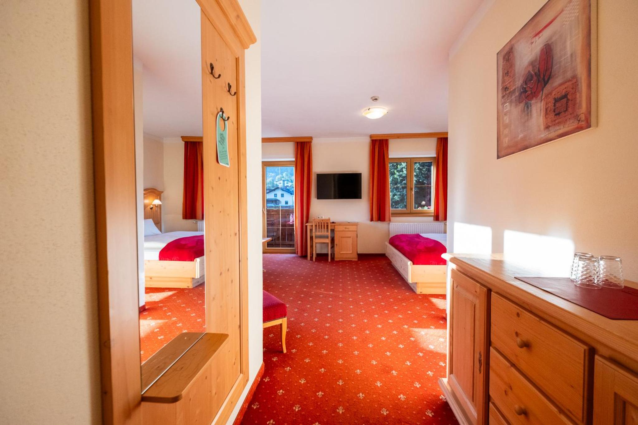 Suite with Balcony photo 1