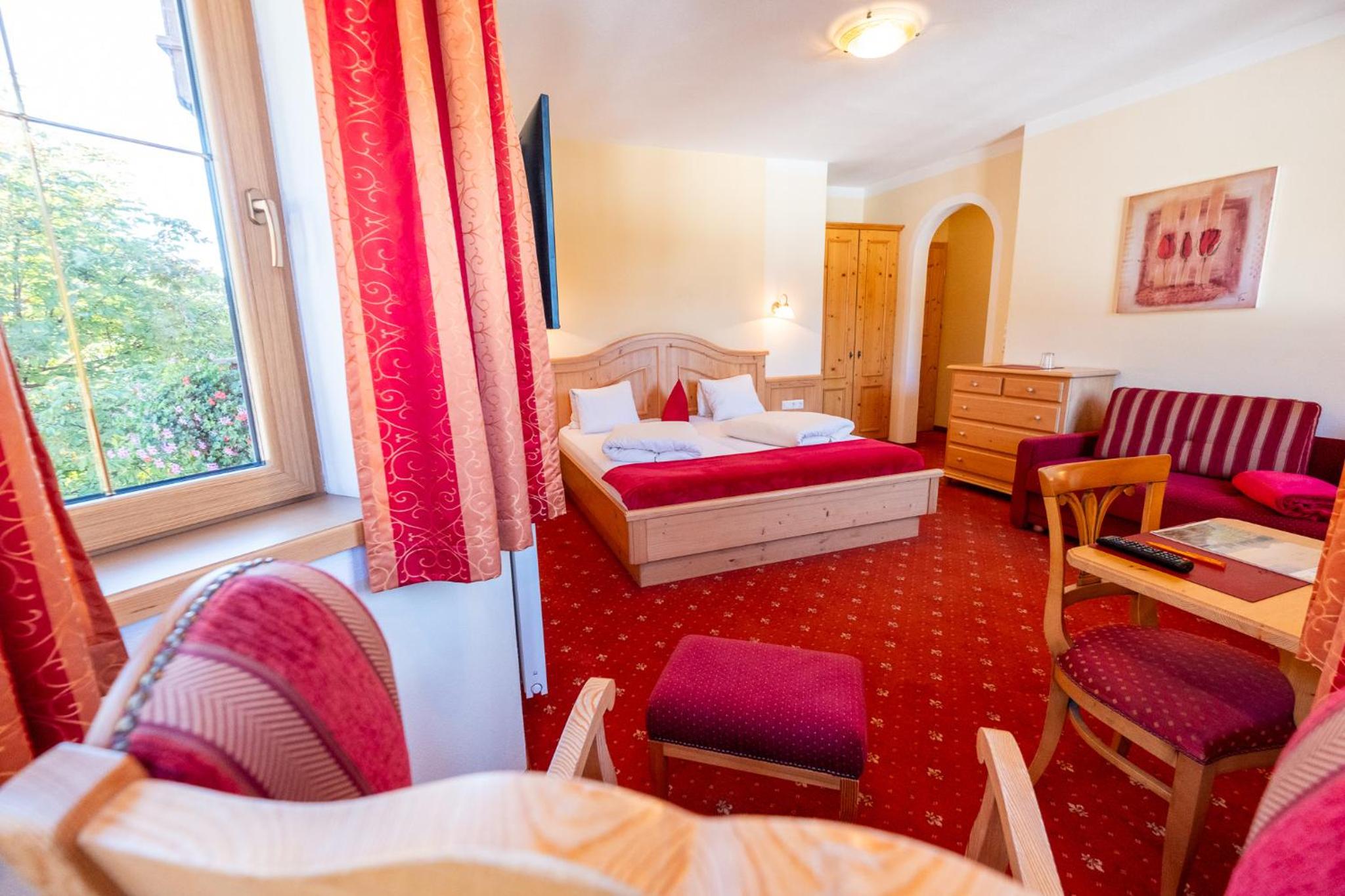Suite with Balcony photo 3