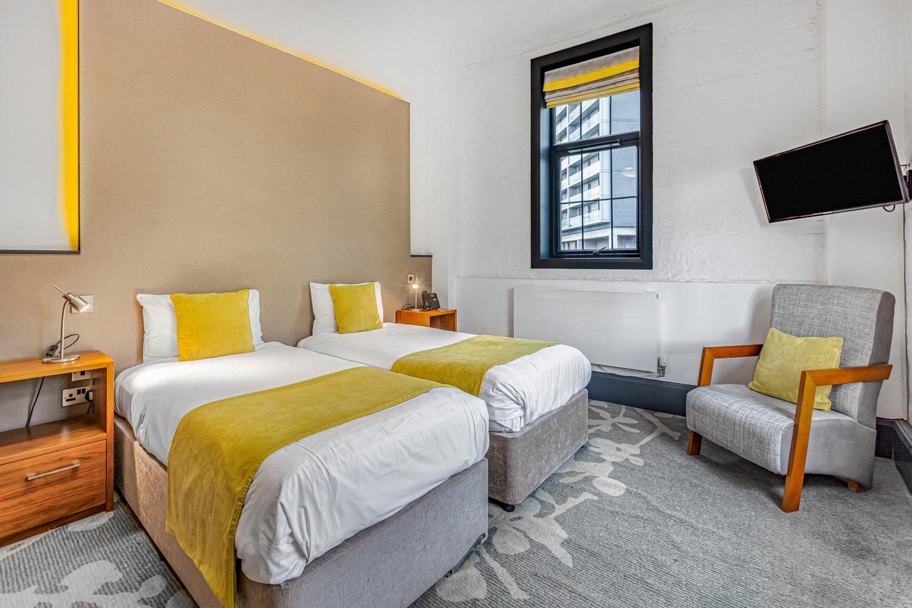 Standard Twin Room photo 3