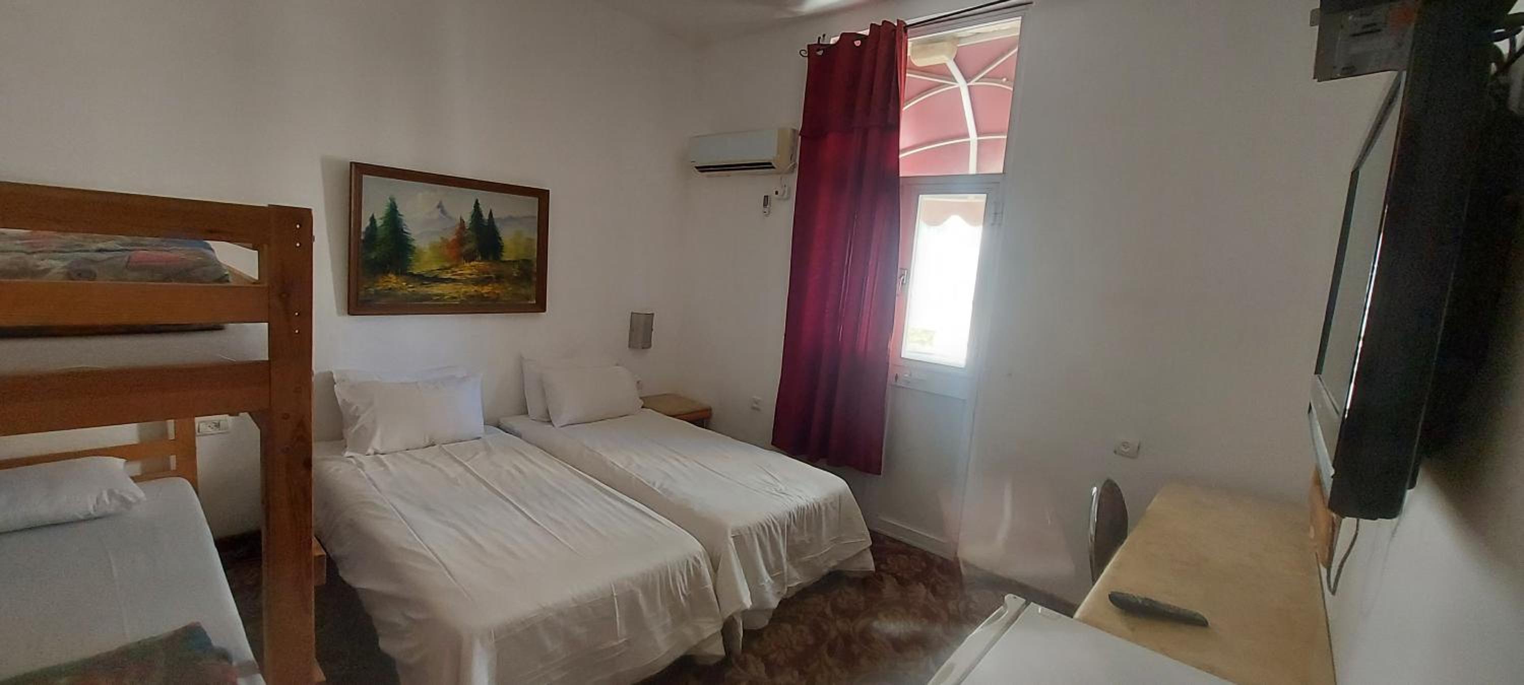 Superior Triple Room with Balcony - Photo 2