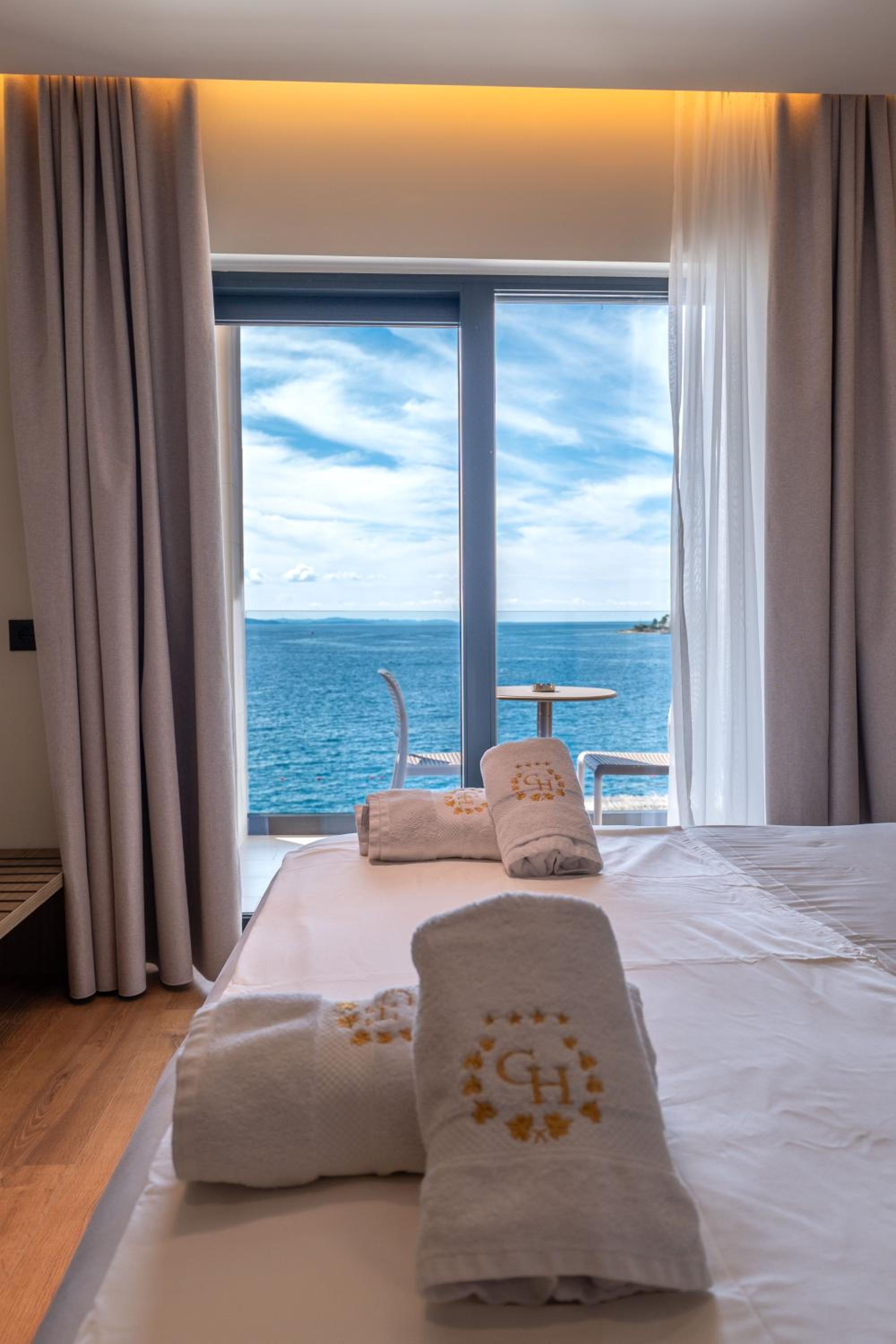 Double Room with Sea View photo 3
