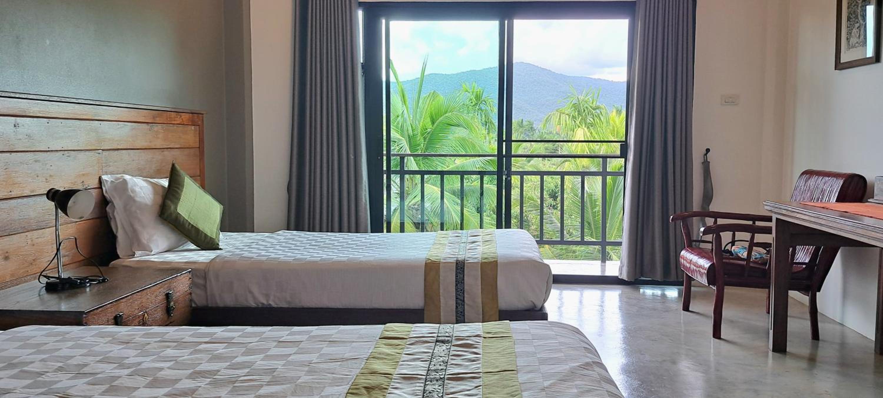 Deluxe Double or Twin Room with Mountain View