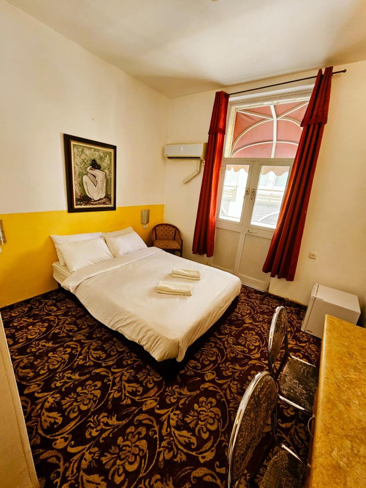 Superior Double Room with Balcony - Photo 11
