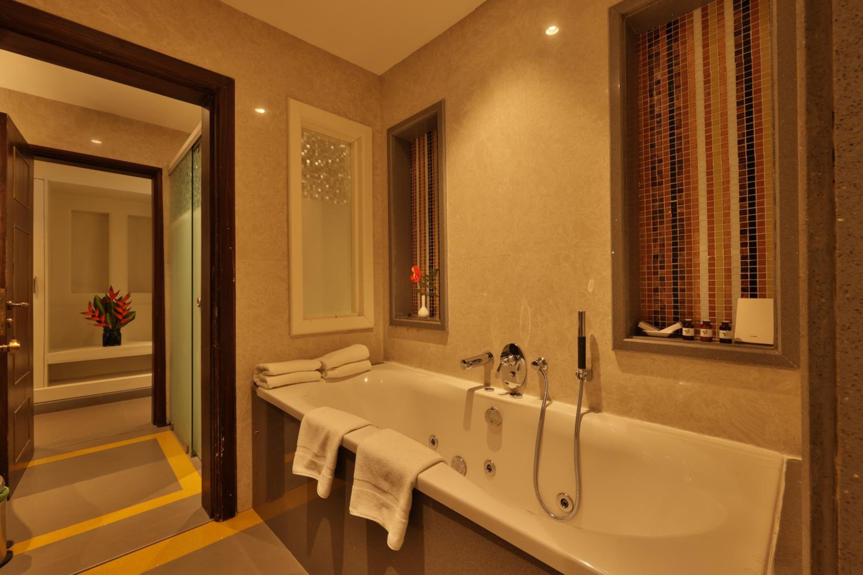 Wild Orchid Suite with Private Terrace and Mountain view with 10% discount on Spa - Photo 3