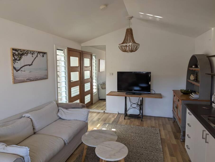 One-Bedroom House photo 1