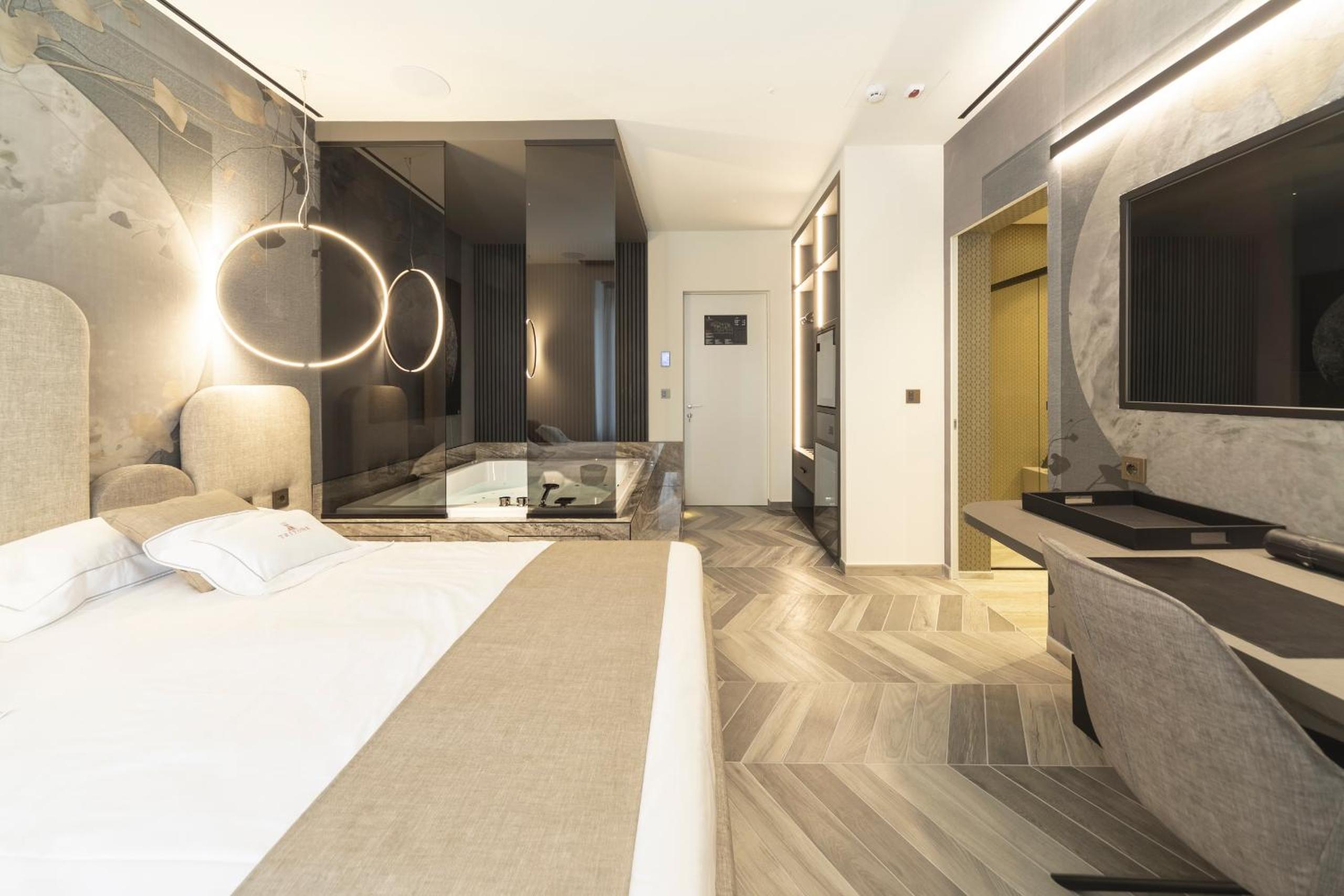 Double Room with Spa Bath photo 1