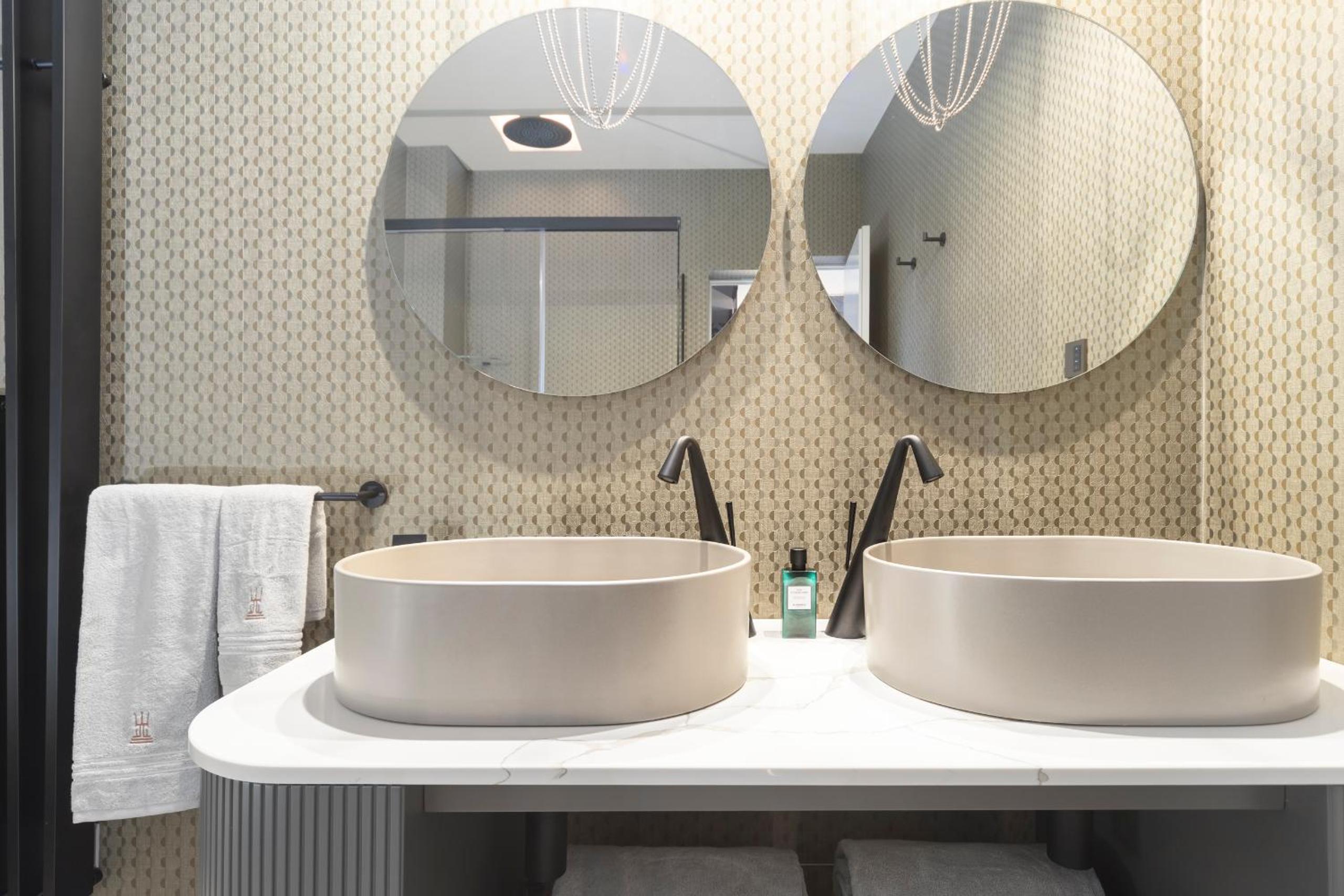 Double Room with Spa Bath photo 2